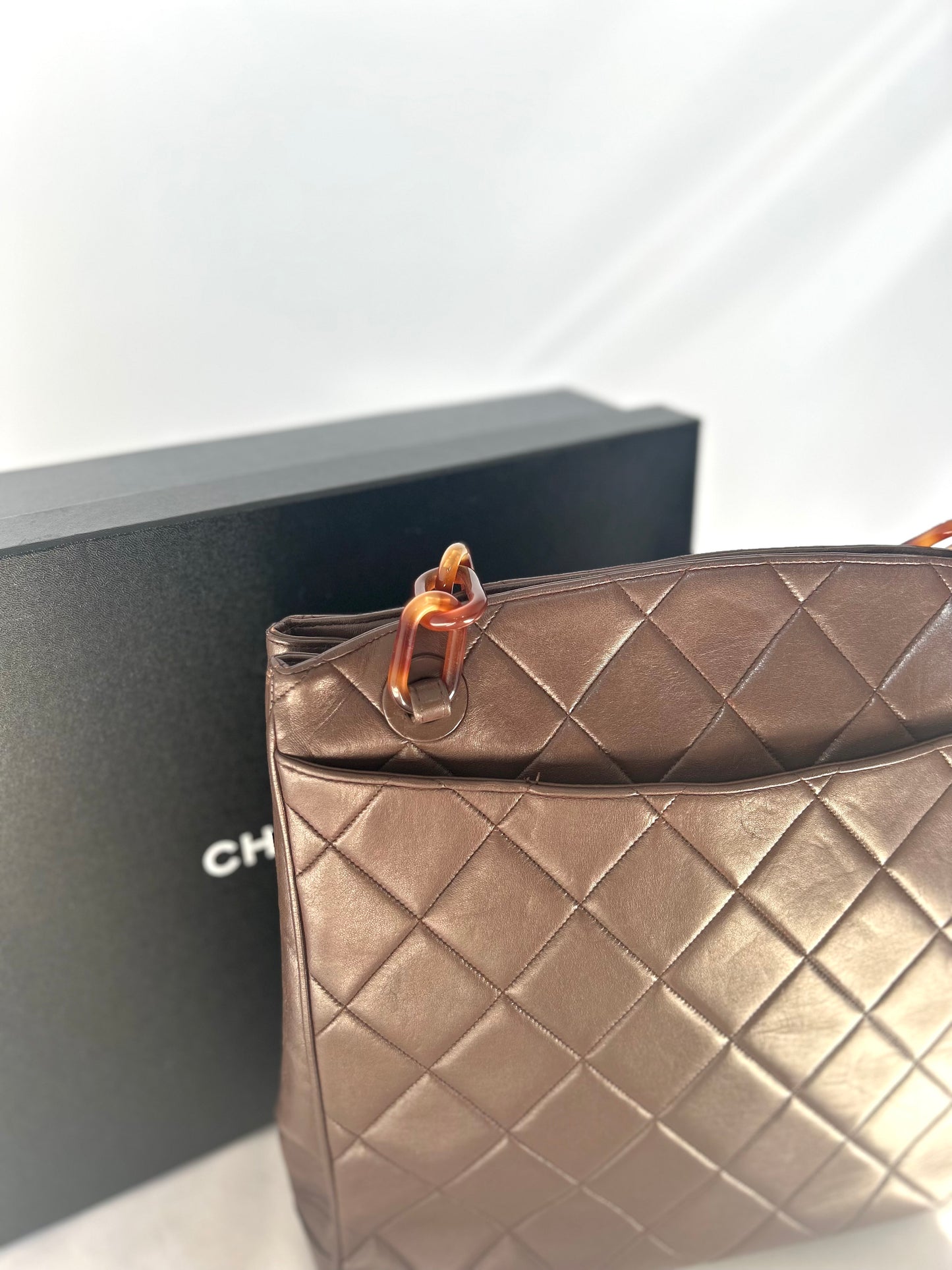 1986 Chanel Lambskin Tortoiseshell Chain Tote