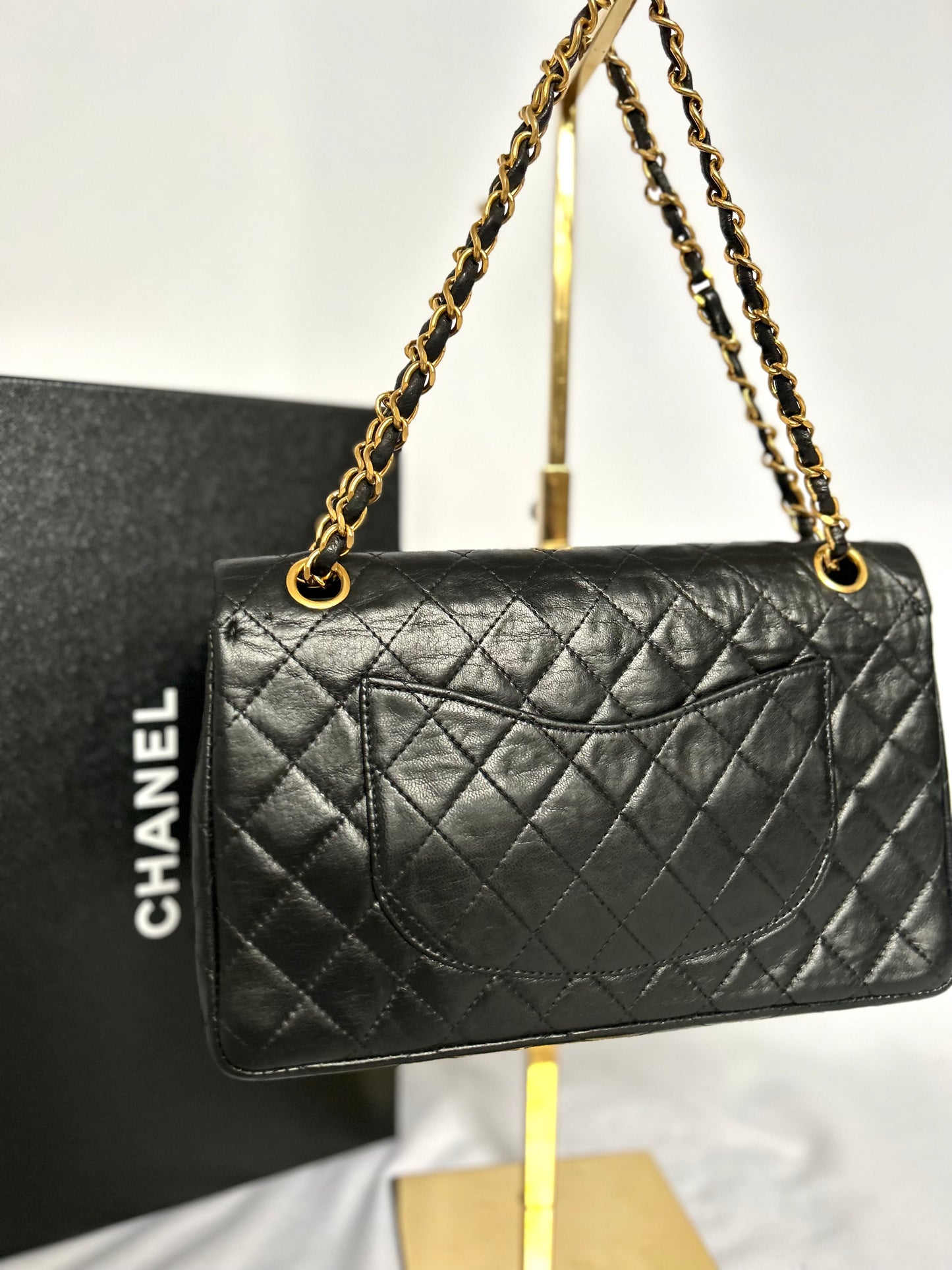 Black Medium Vintage Lambskin Chanel Classic Flap