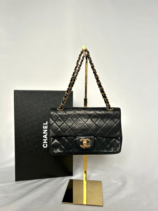 Black Small Vintage Lambskin Chanel Classic Flap