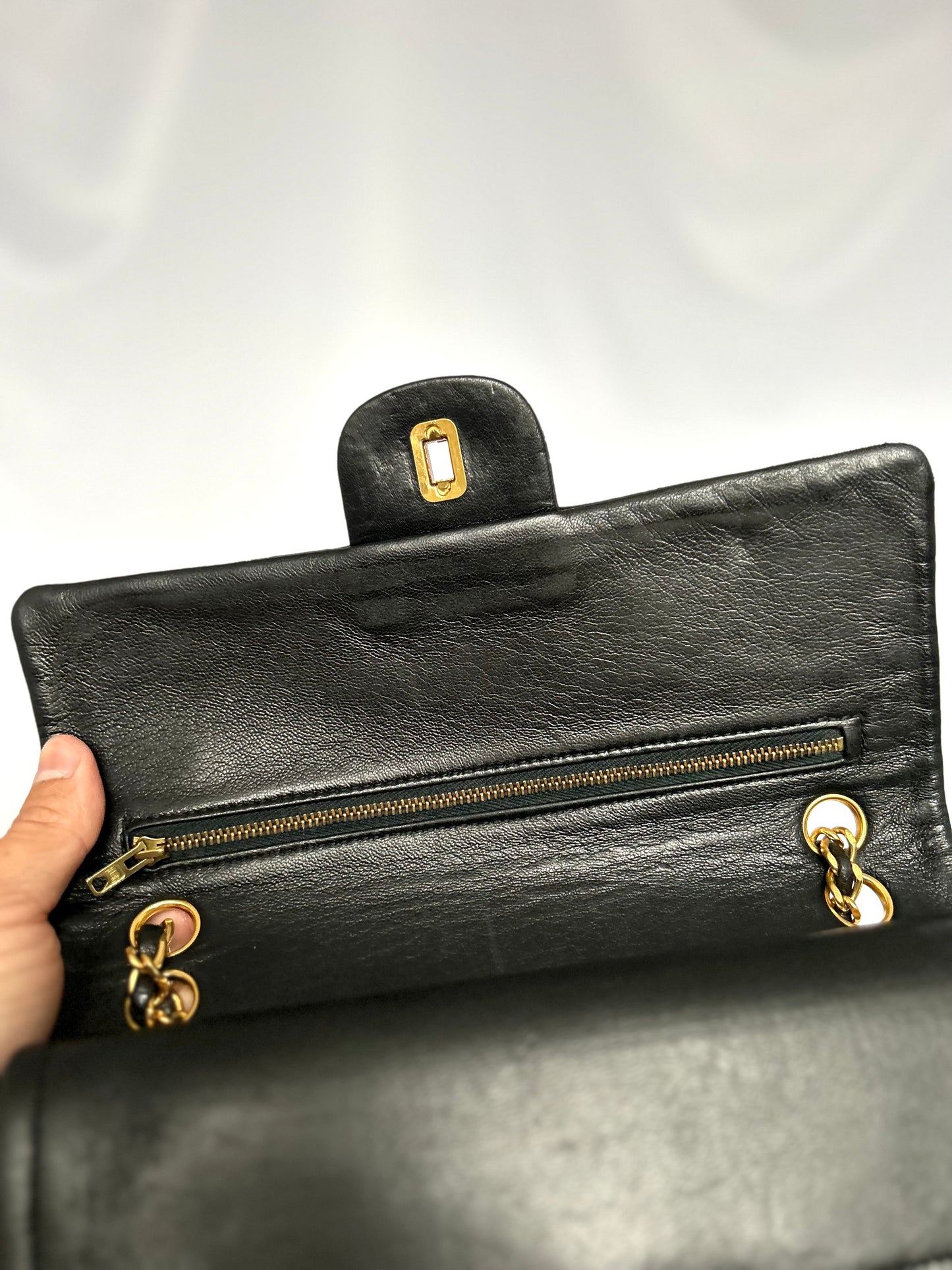 Black Medium Vintage Lambskin Chanel Classic Flap