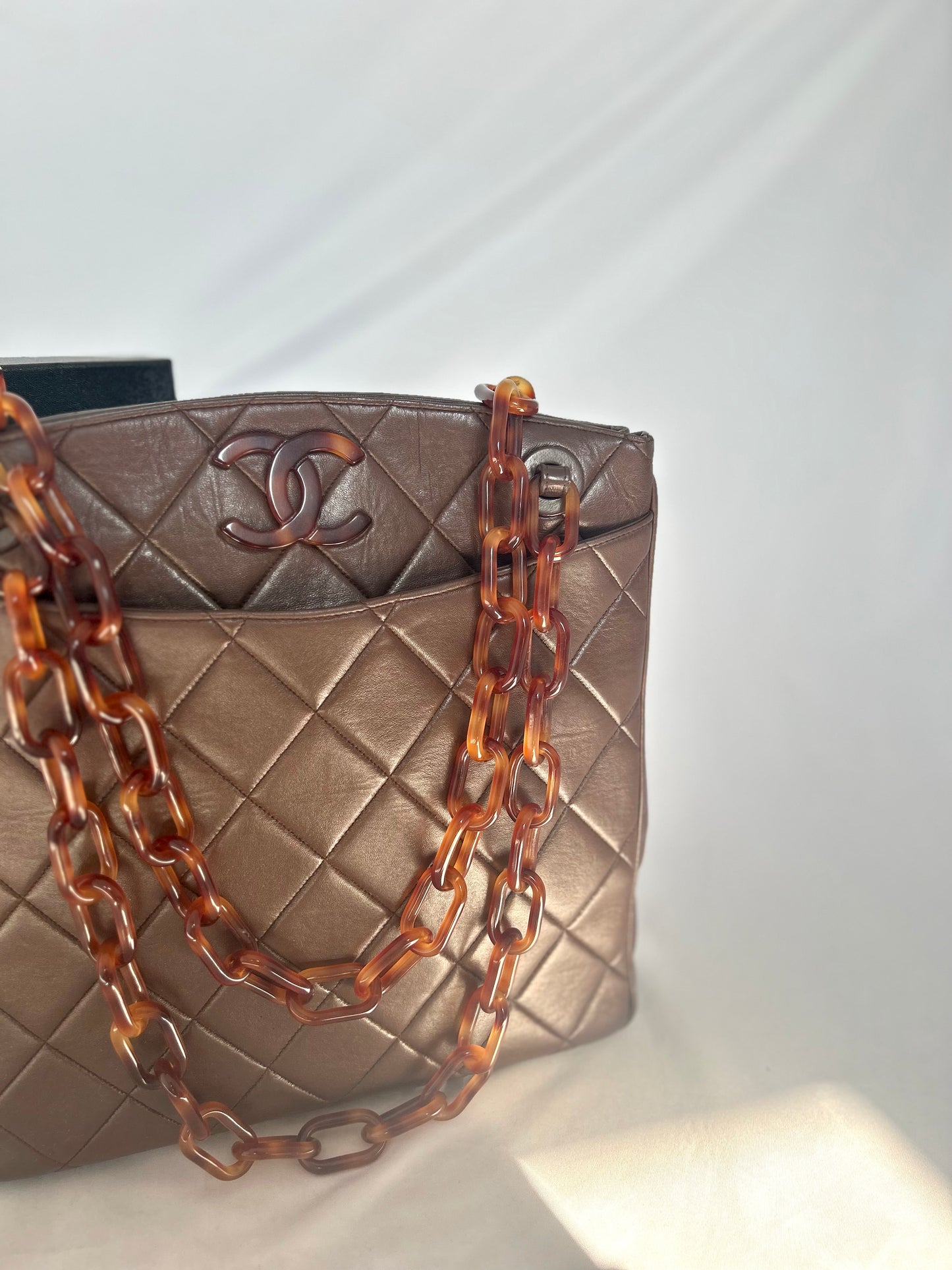 1986 Chanel Lambskin Tortoiseshell Chain Tote