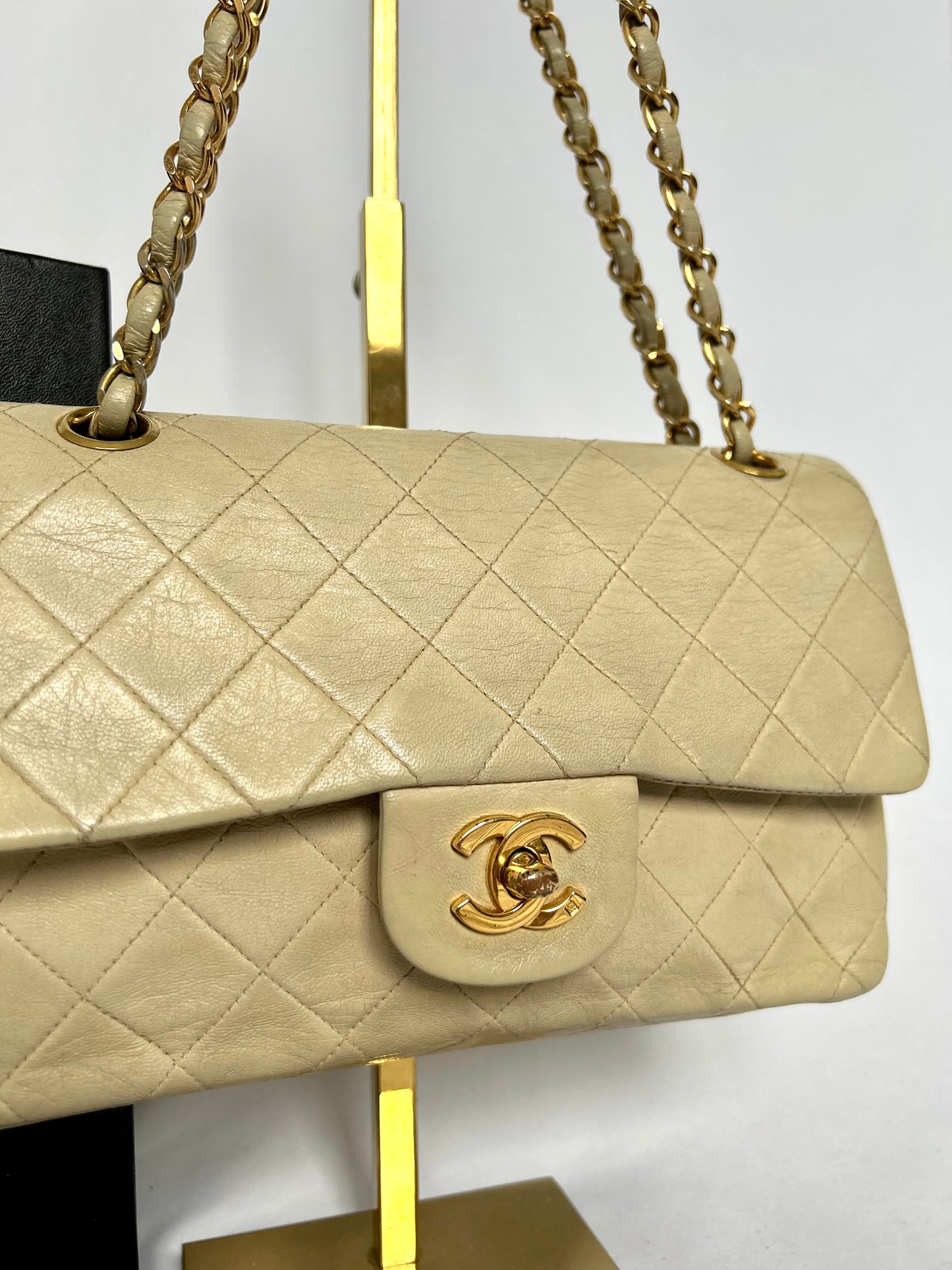 Beige Chanel Vintage Lambskin Medium Classic Flap