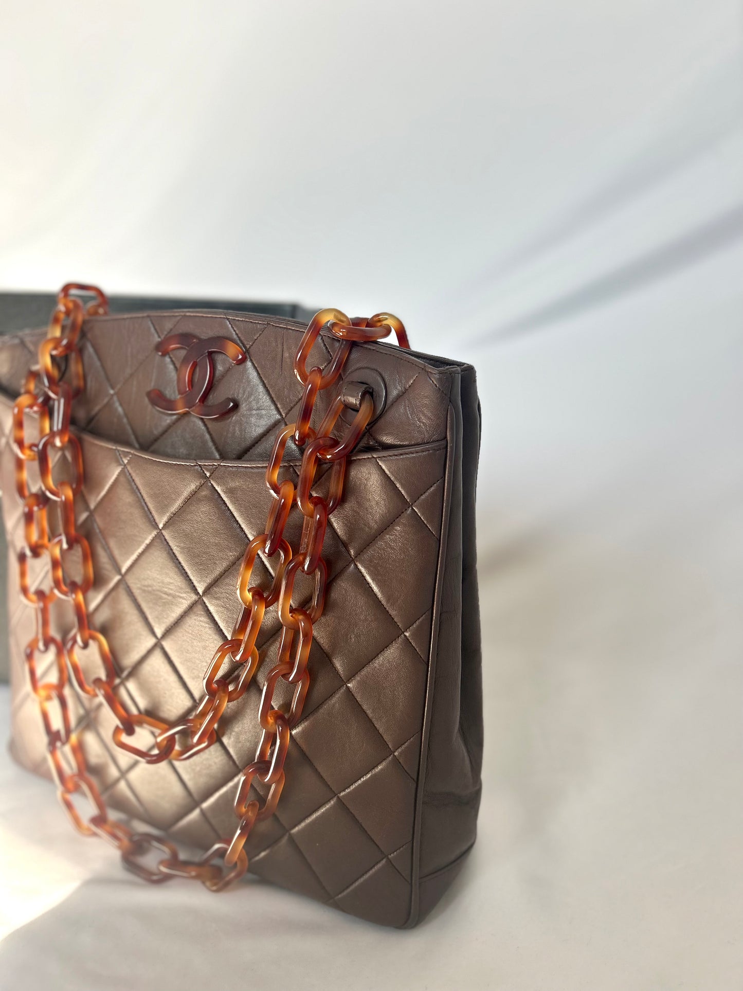 1986 Chanel Lambskin Tortoiseshell Chain Tote