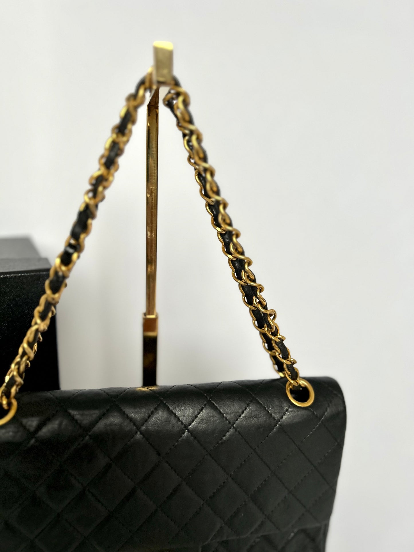Black Medium Vintage Lambskin Chanel Classic Flap