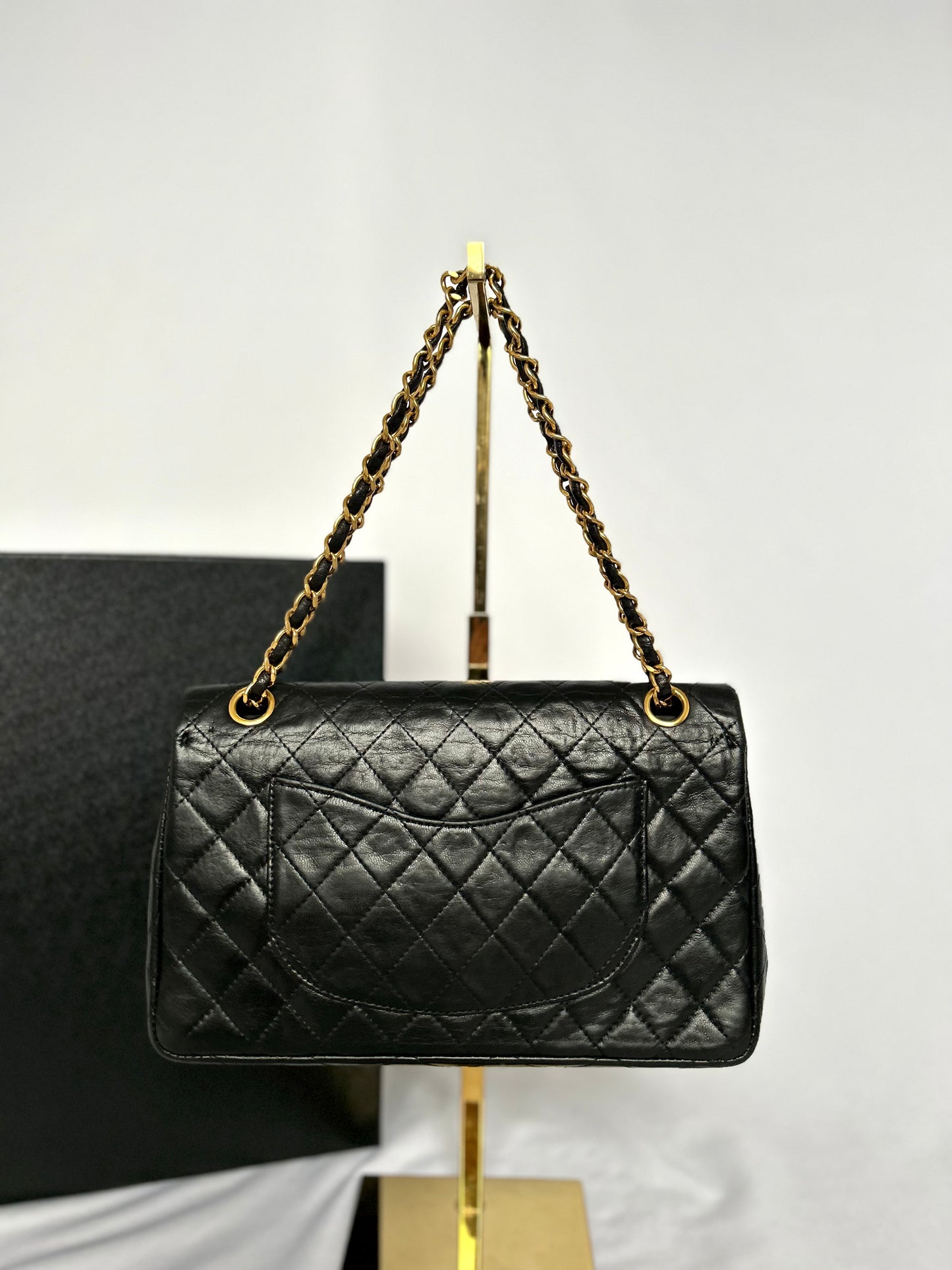 Black Medium Vintage Lambskin Chanel Classic Flap