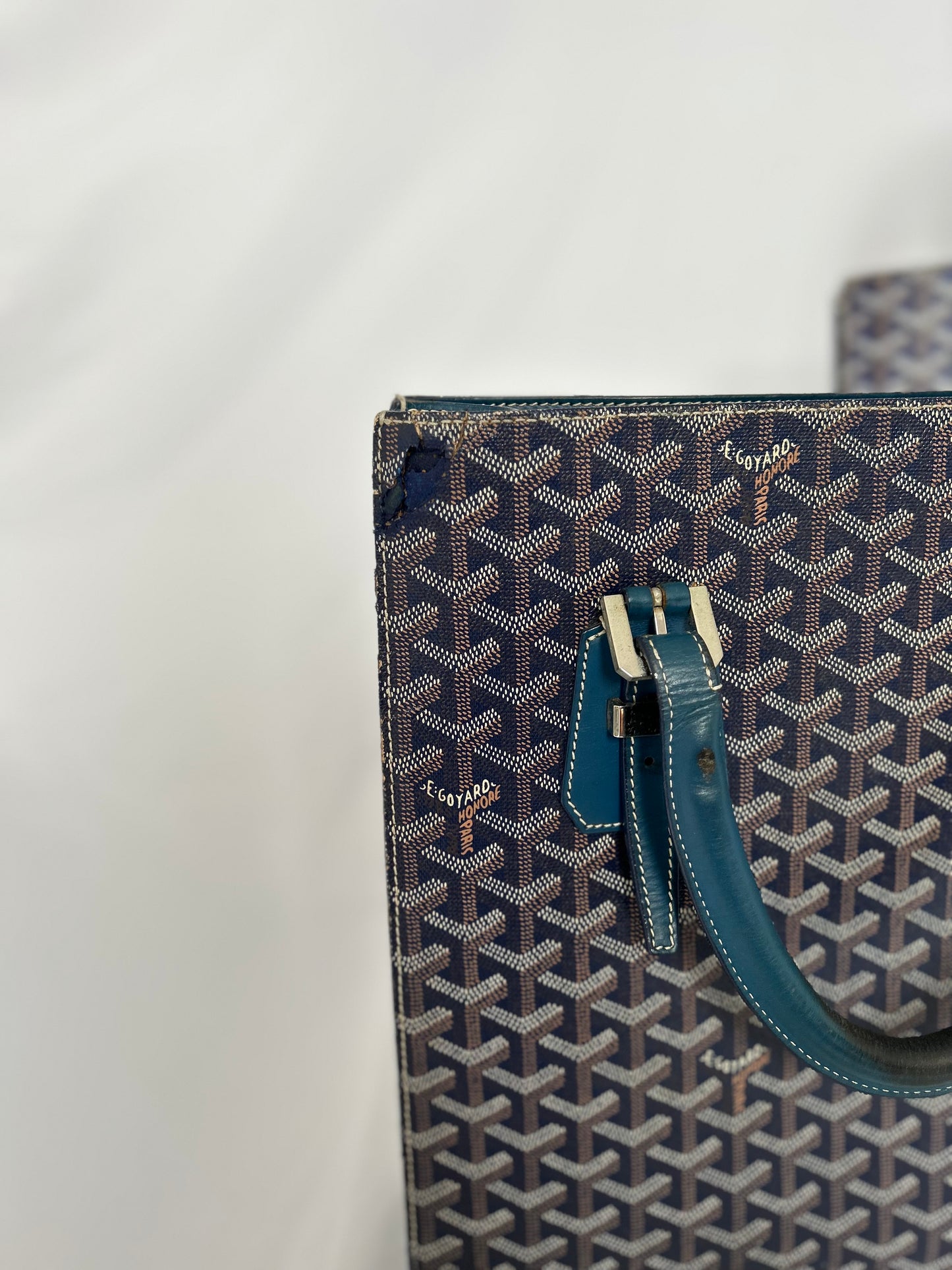 Goyard Comores Tote Bag PM (has chipped top corner)