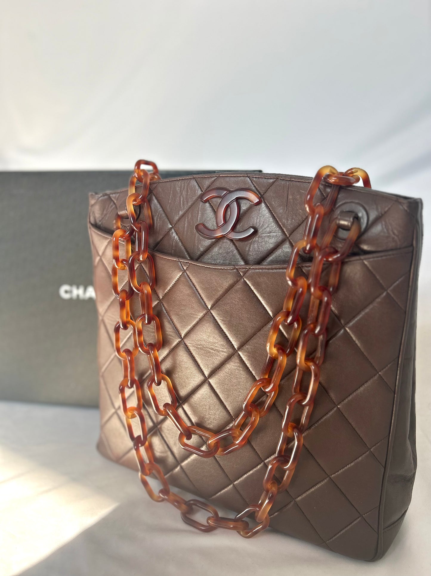 1986 Chanel Lambskin Tortoiseshell Chain Tote