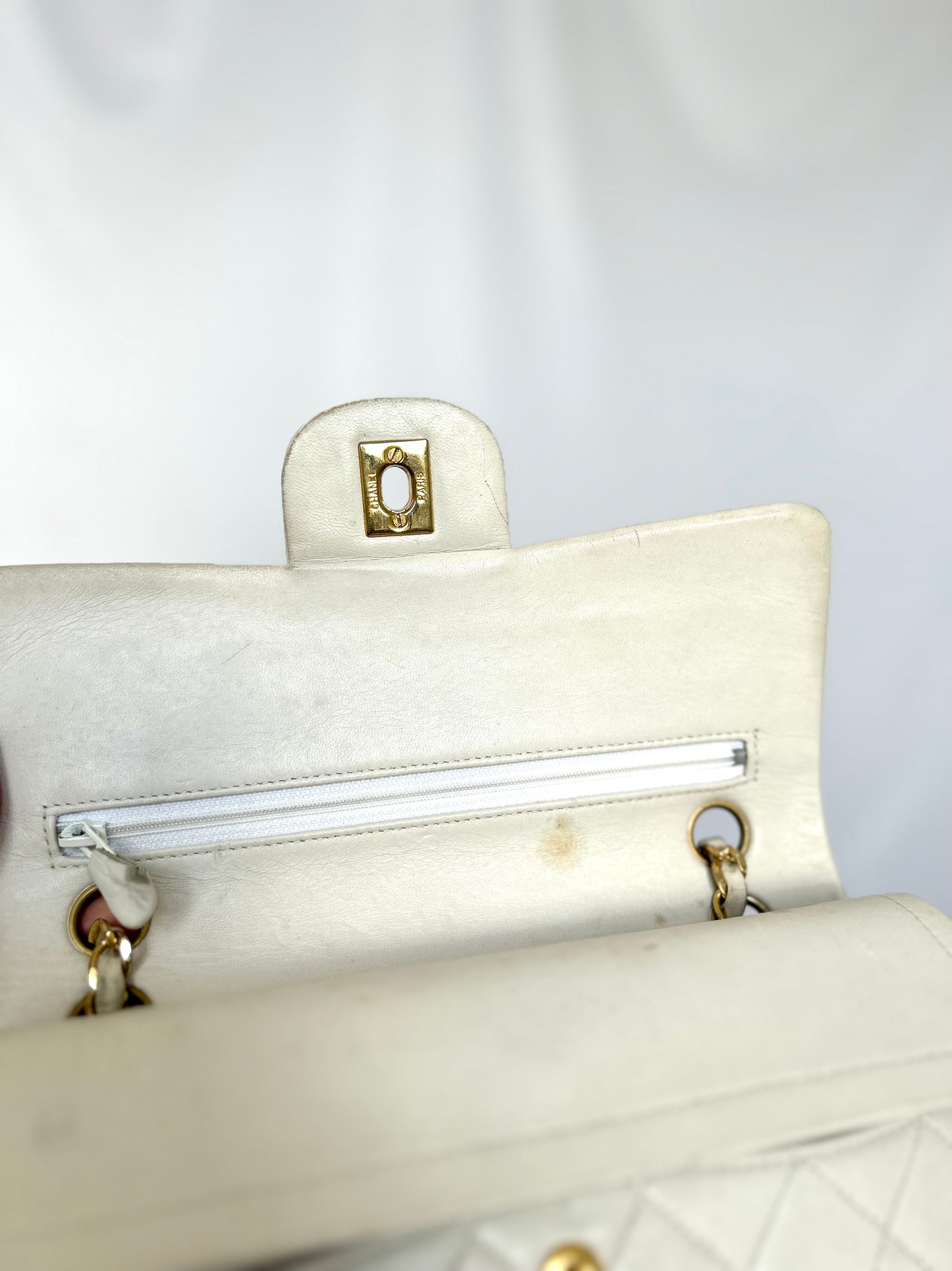 White Vintage Chanel Preloved Designer Lambskin Medium Classic Flap