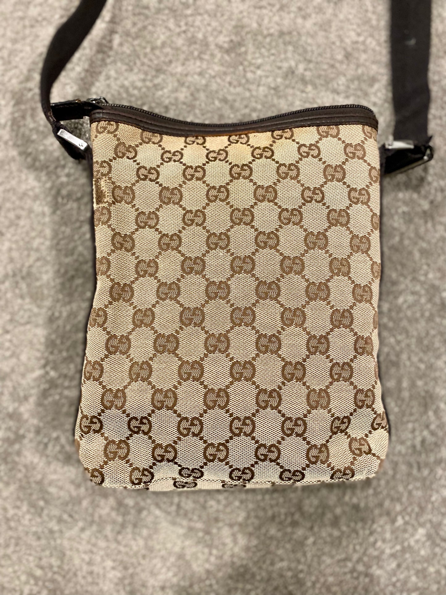 Gucci Crossbody /Shoulder / Sling Bag