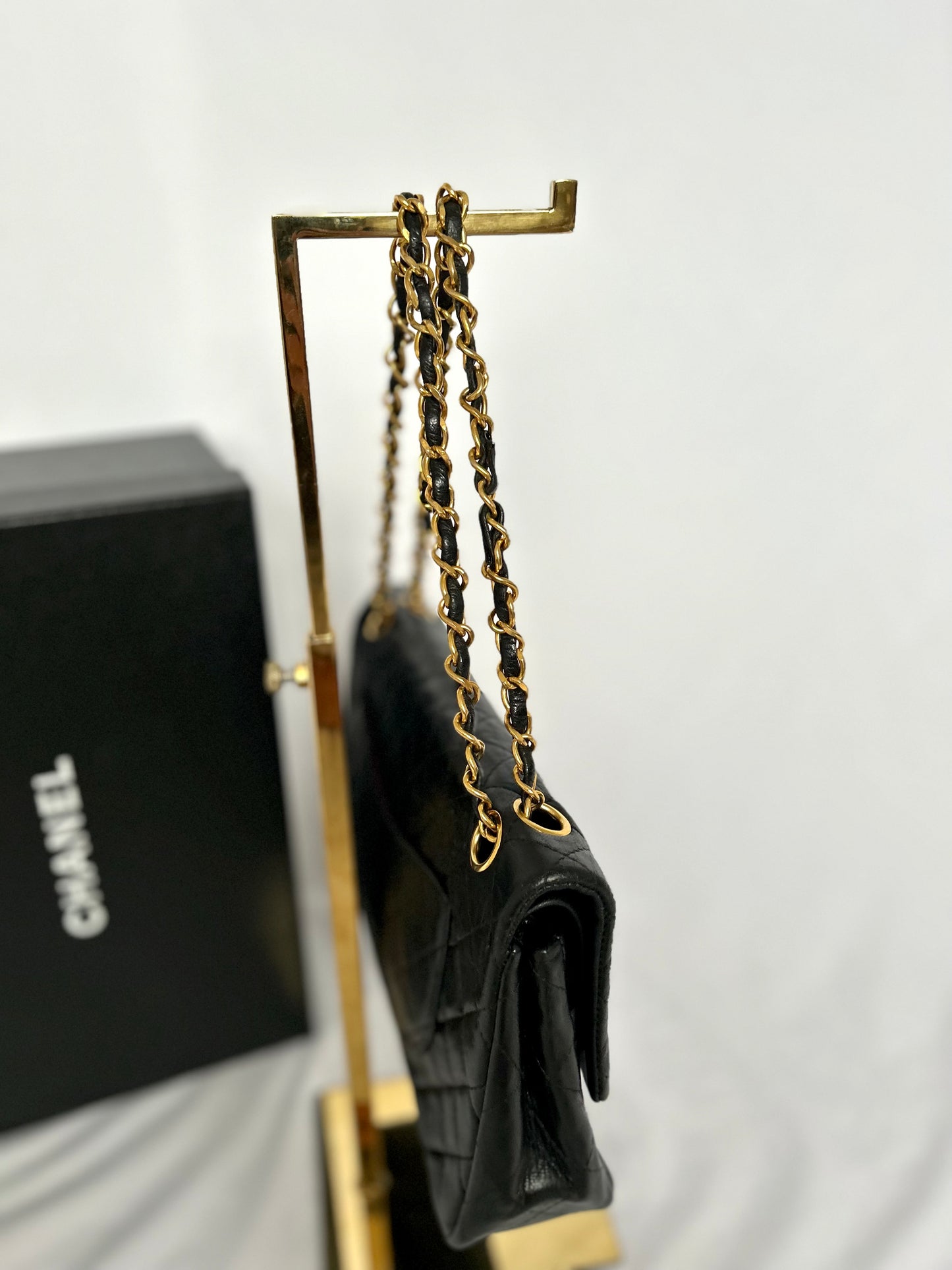 Black Medium Vintage Lambskin Chanel Classic Flap