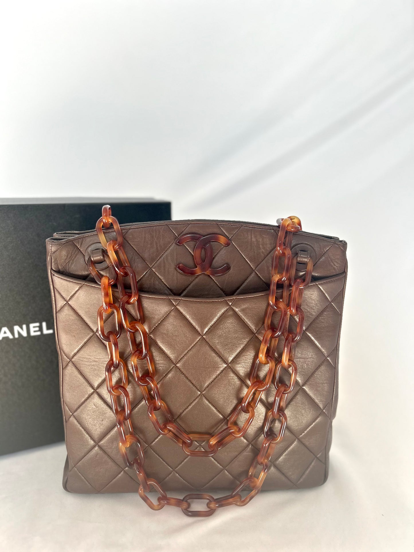 1986 Chanel Lambskin Tortoiseshell Chain Tote
