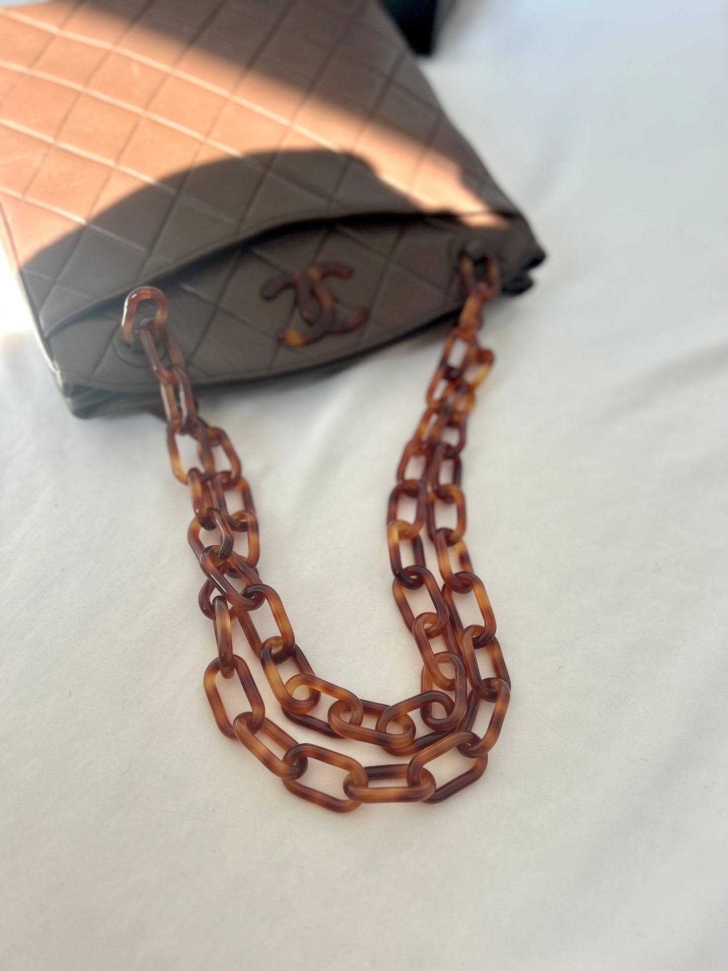 1986 Chanel Lambskin Tortoiseshell Chain Tote