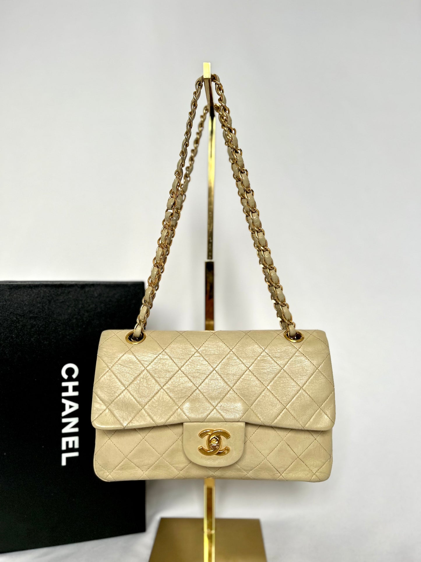 Beige Chanel Vintage Lambskin Medium Classic Flap