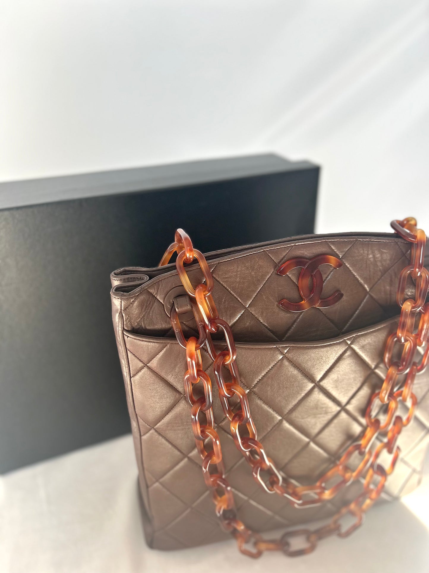 1986 Chanel Lambskin Tortoiseshell Chain Tote