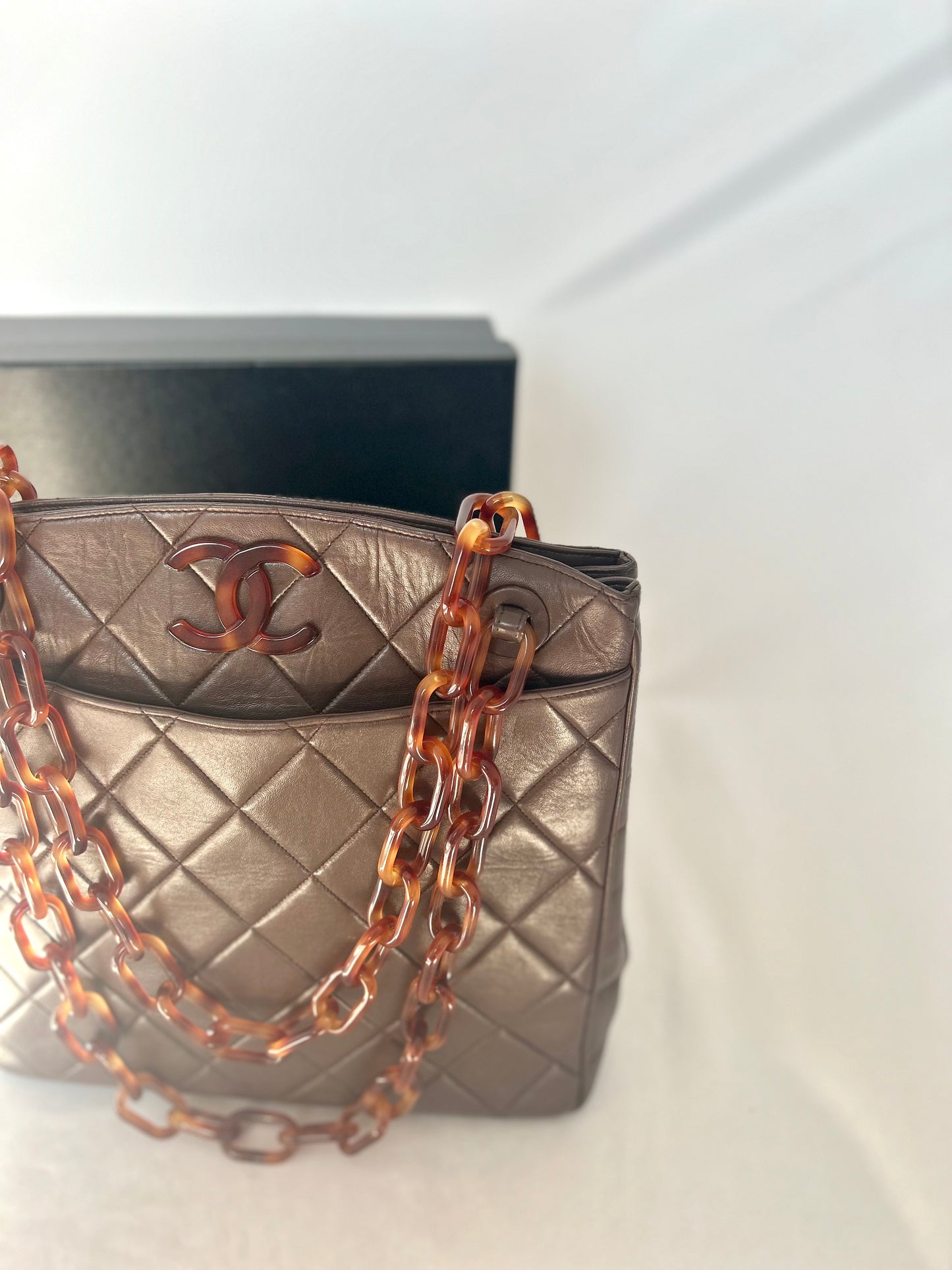 1986 Chanel Lambskin Tortoiseshell Chain Tote