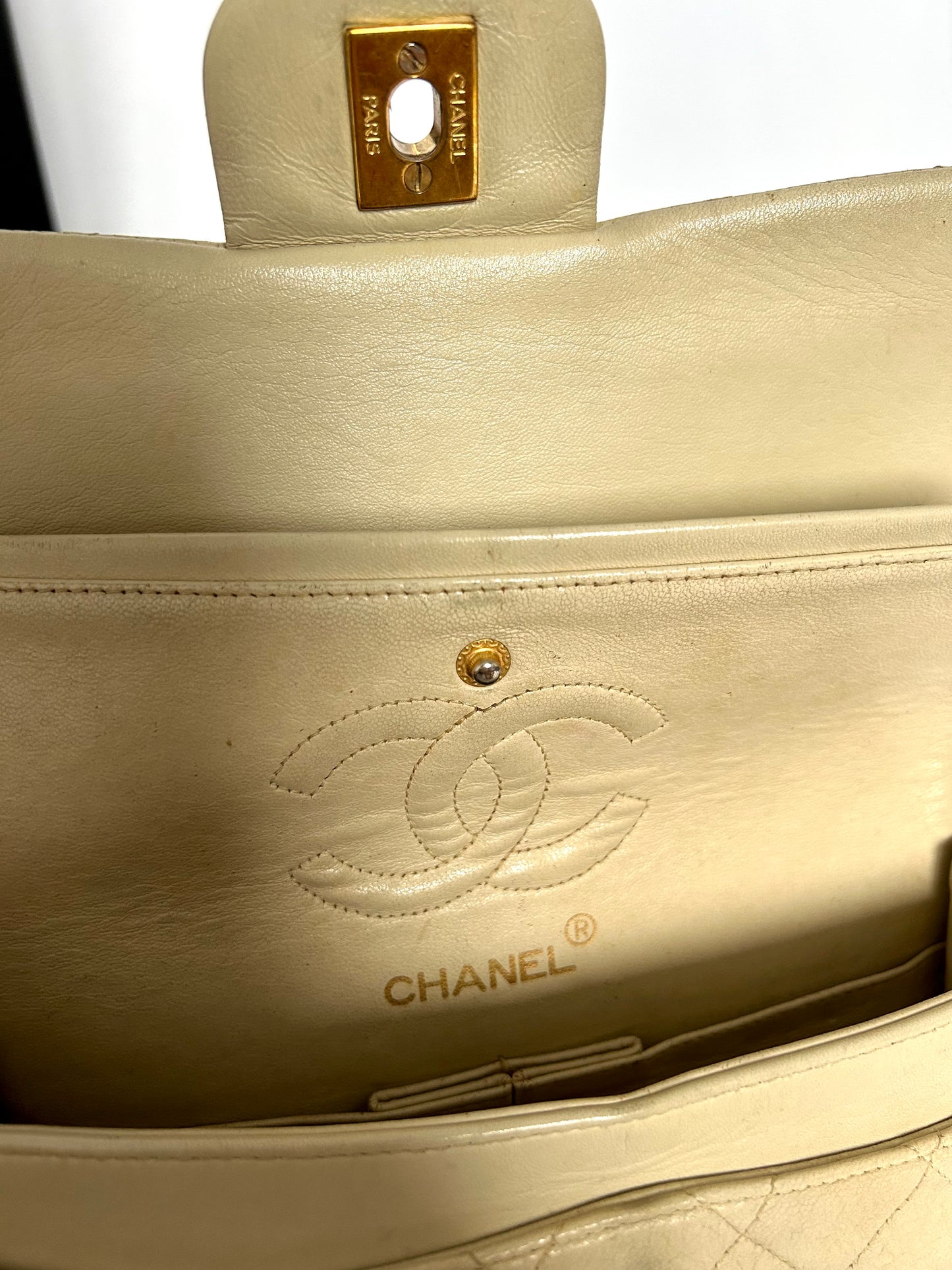 Beige Chanel Vintage Lambskin Medium Classic Flap