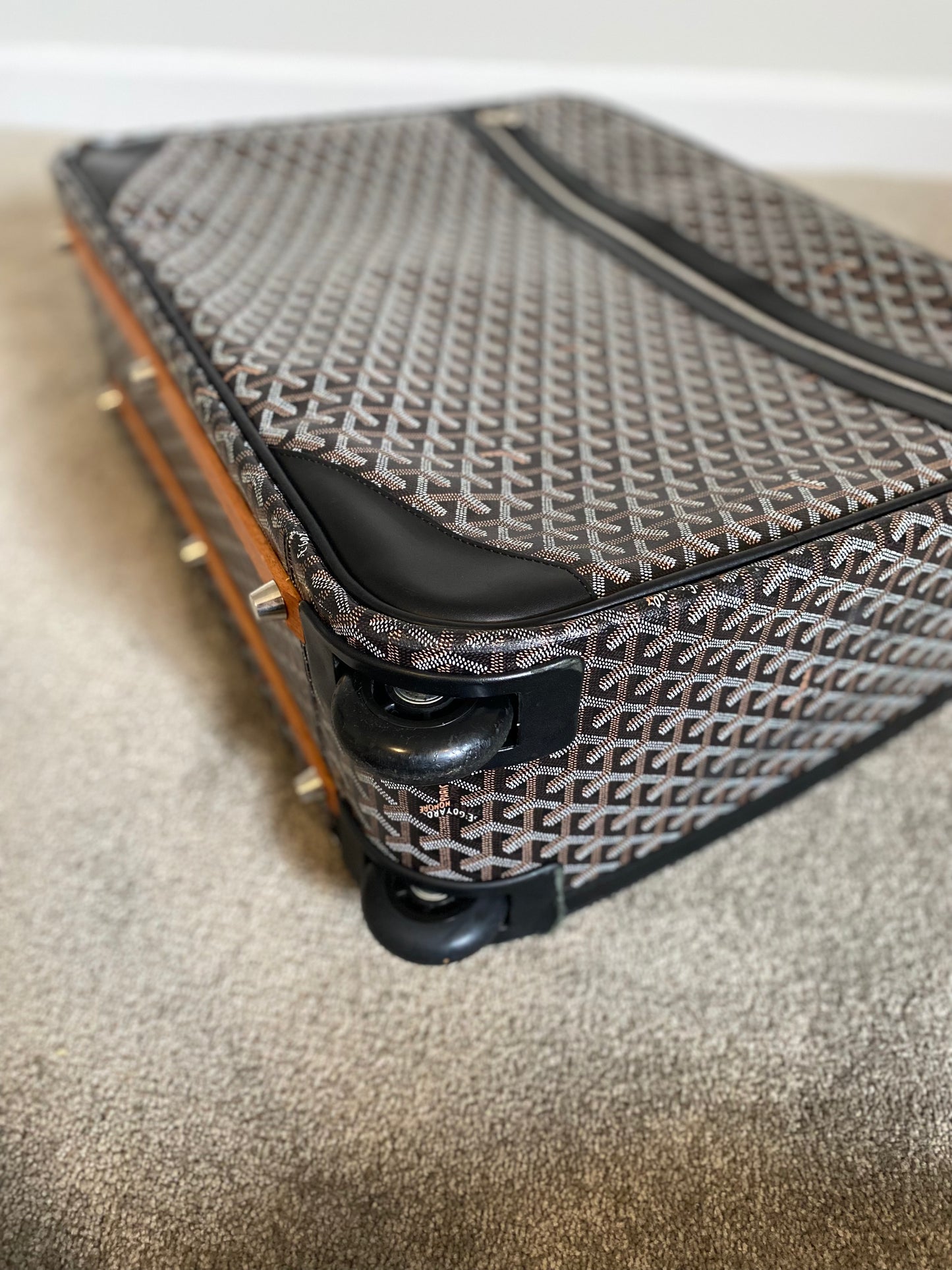 Goyard Roller Suitcase
