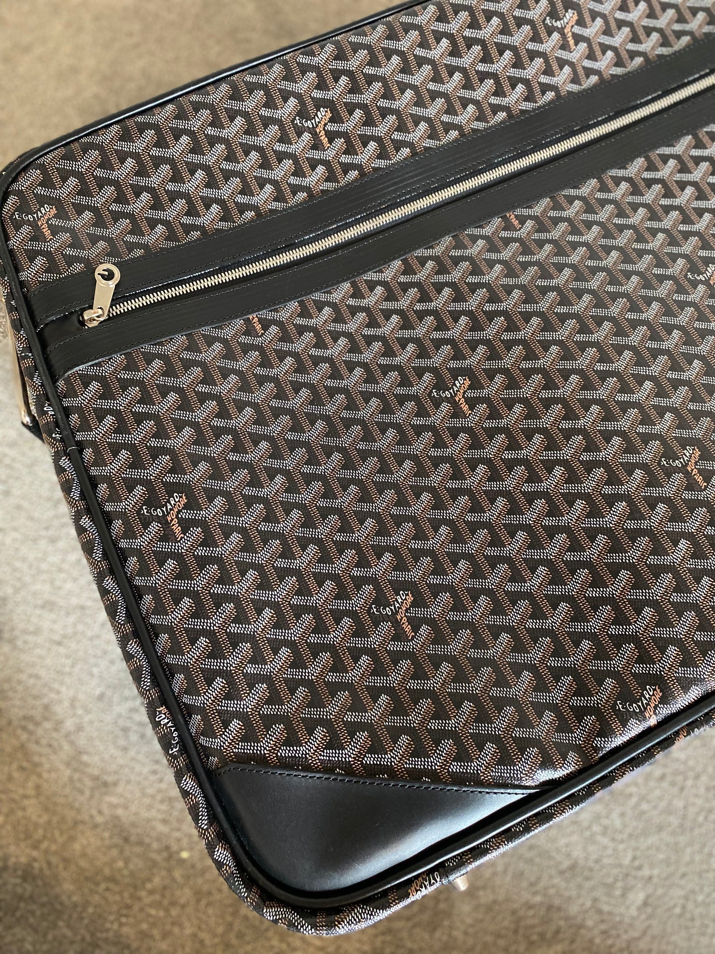 Goyard Roller Suitcase