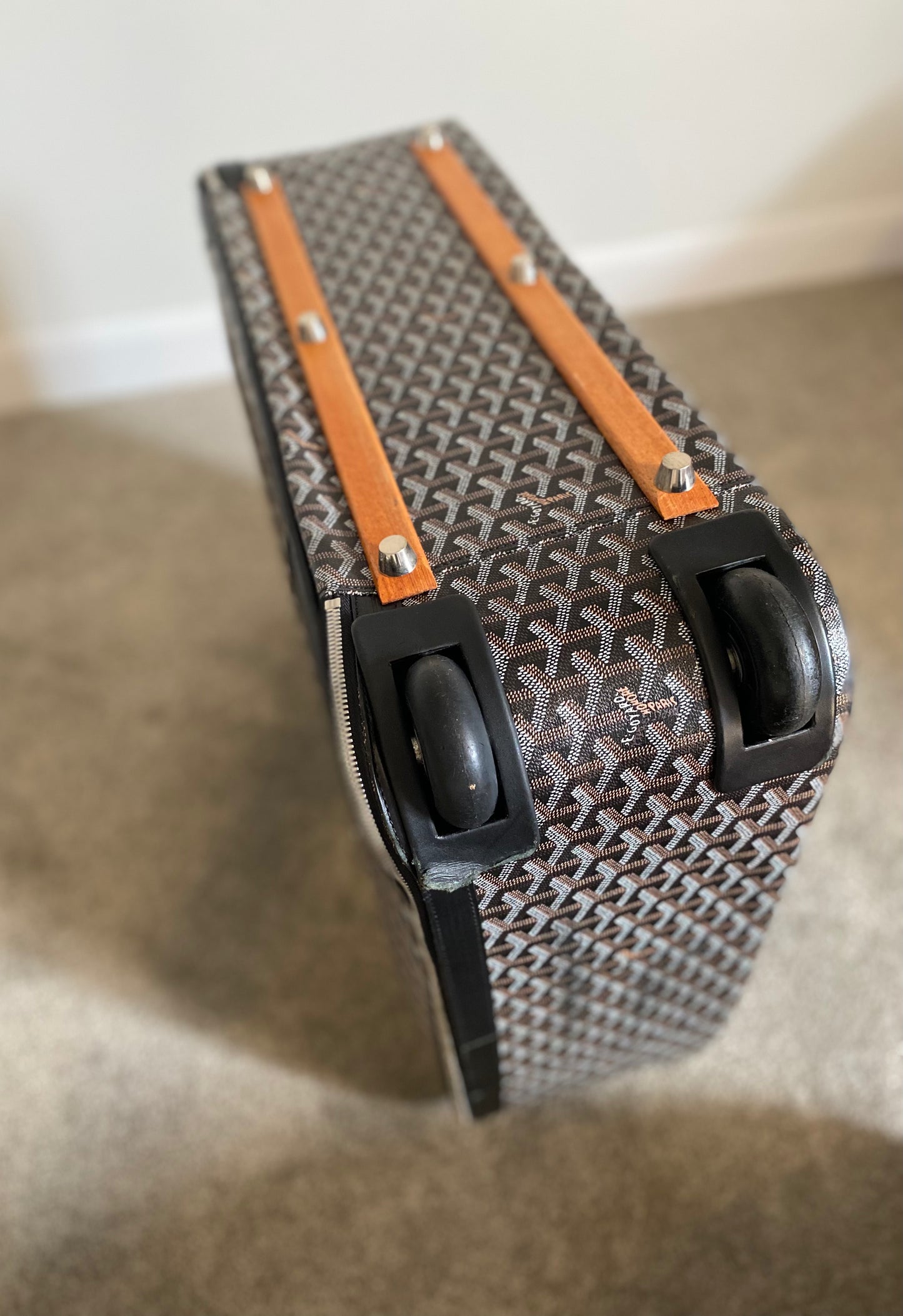 Goyard Roller Suitcase