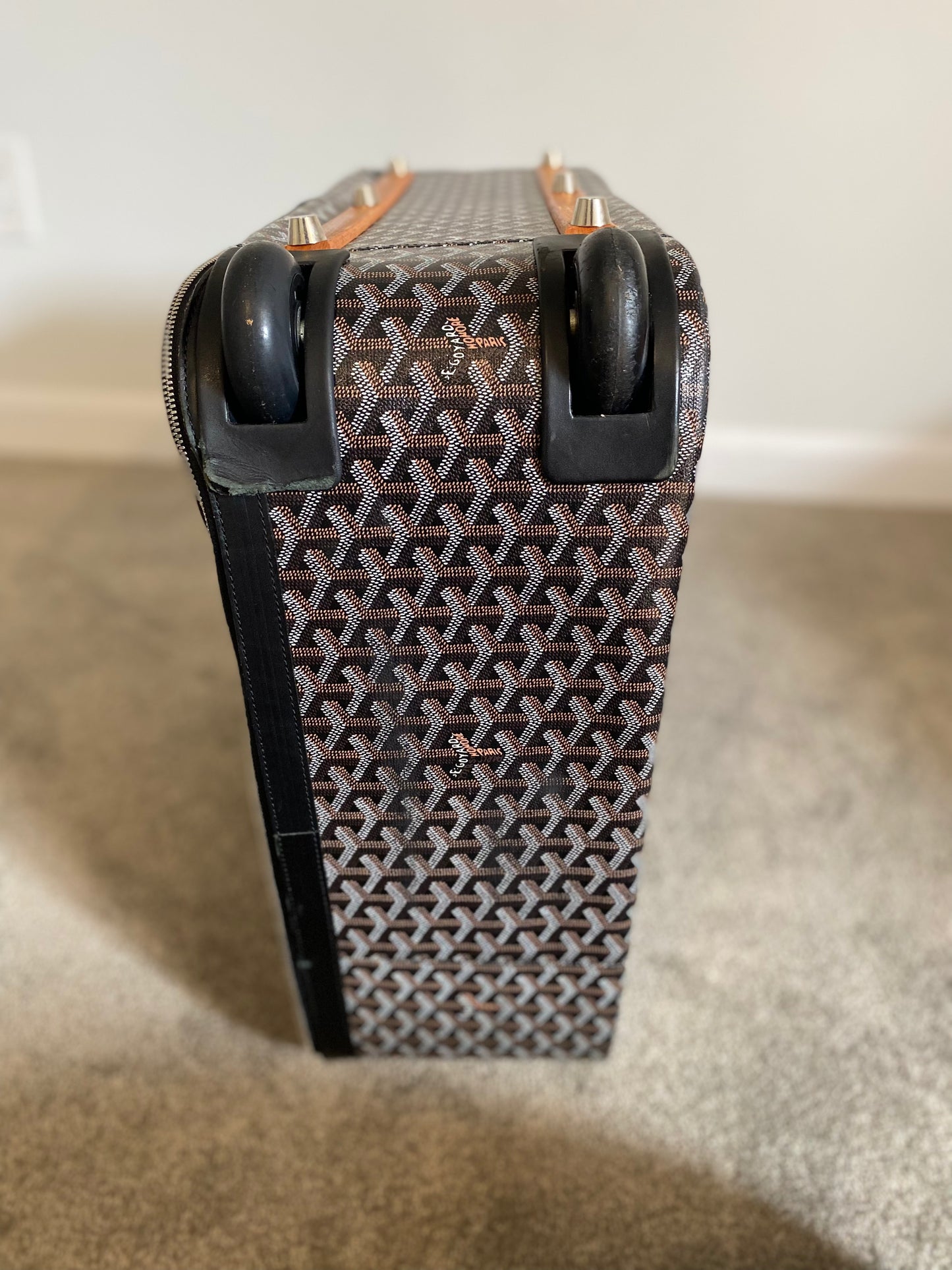 Goyard Roller Suitcase