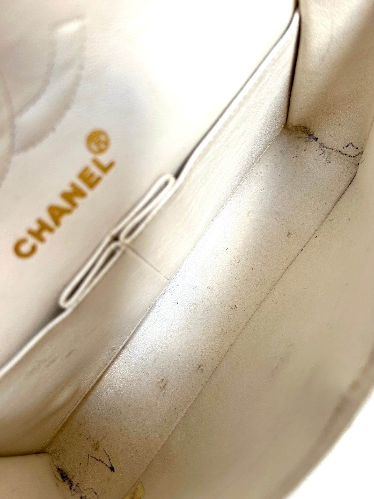 White Vintage Chanel Preloved Designer Lambskin Medium Classic Flap