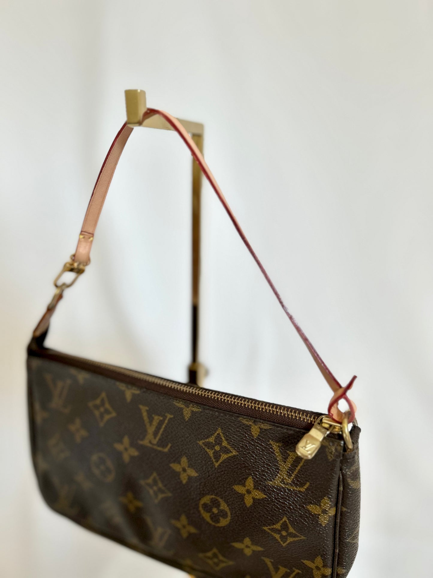 Louis Vuitton Pochette Accessoire