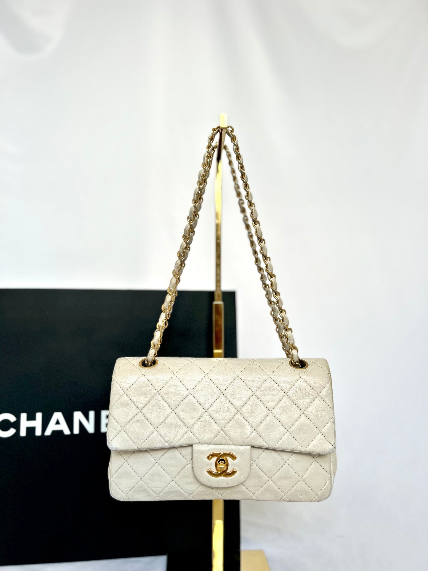 White Vintage Chanel Preloved Designer Lambskin Medium Classic Flap