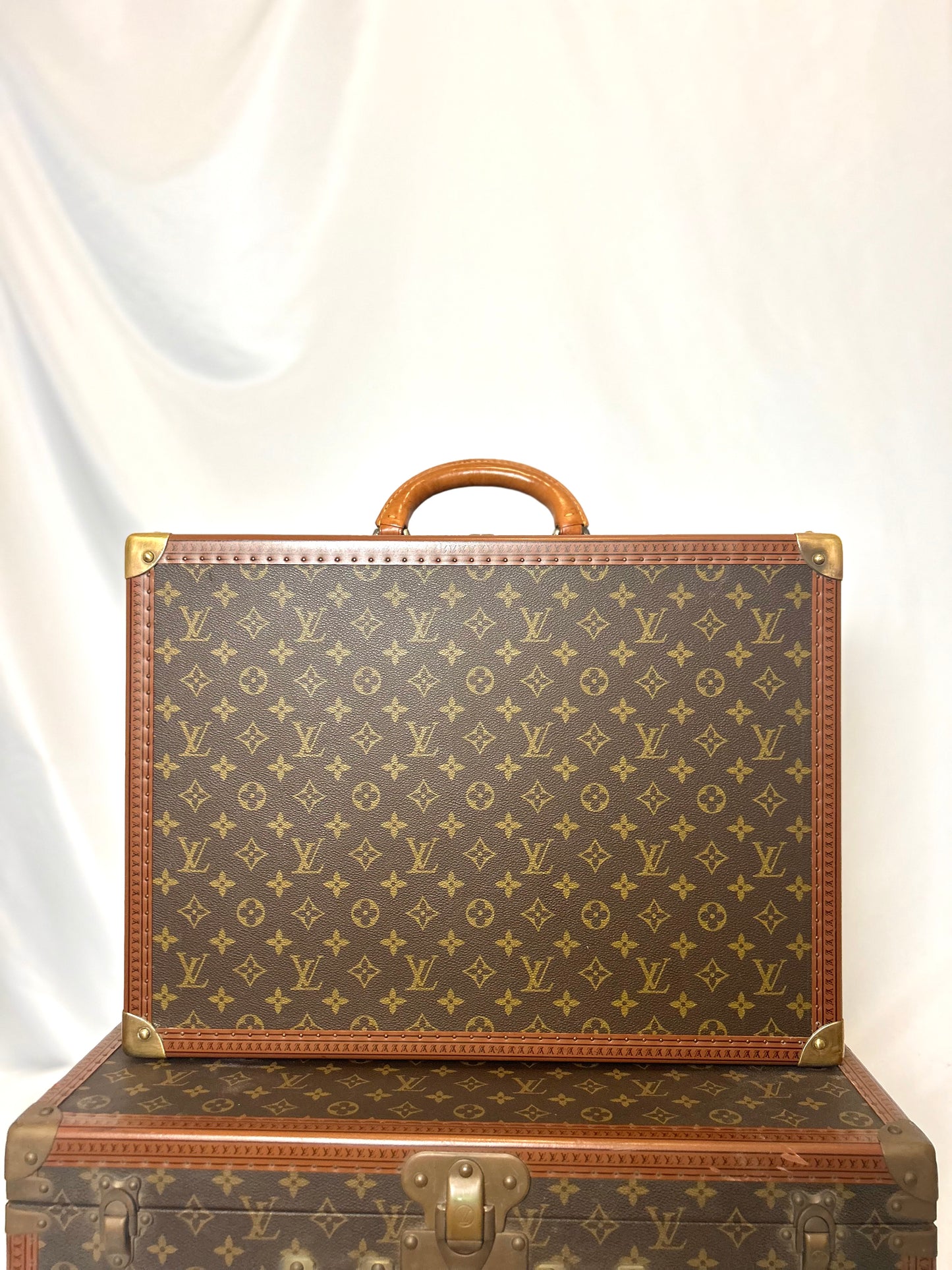 2 Louis Vuitton Trunks