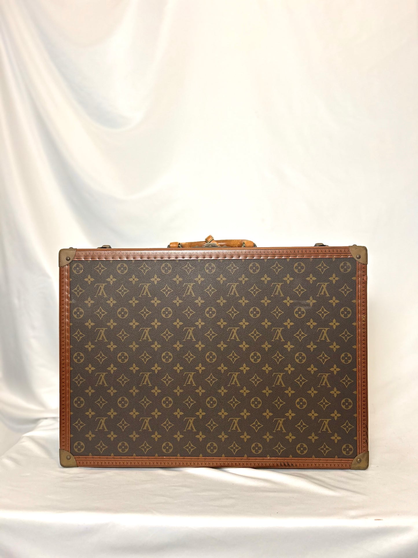 2 Louis Vuitton Trunks