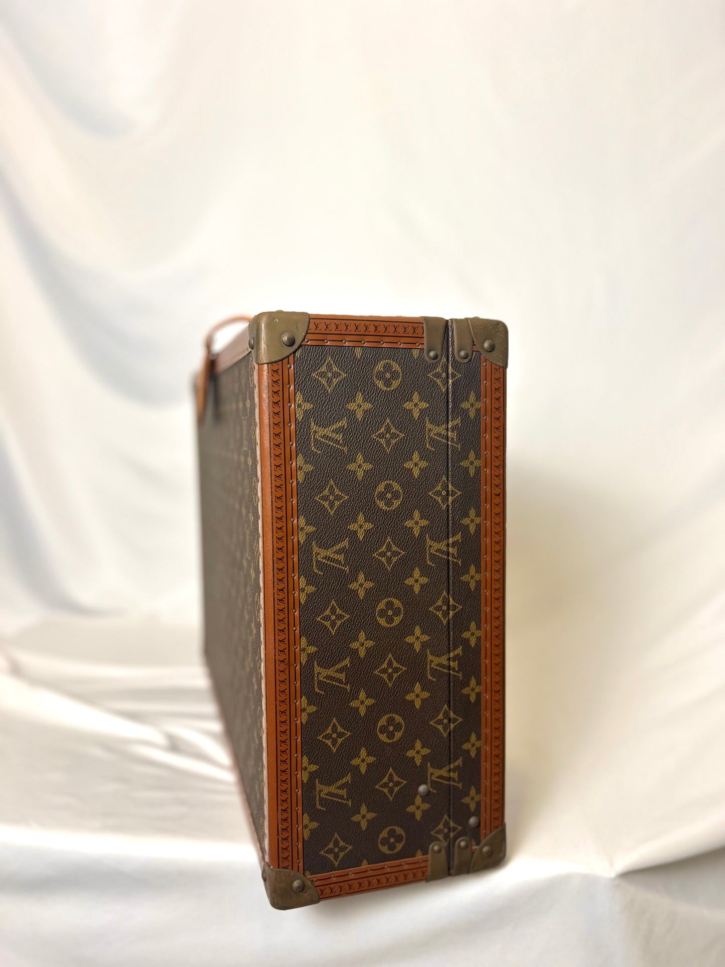 2 Louis Vuitton Trunks