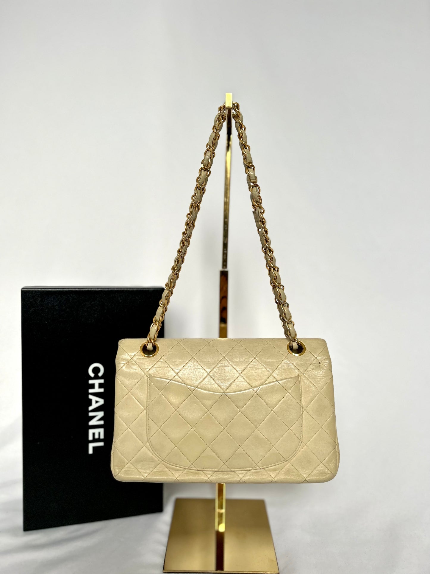Beige Chanel Vintage Lambskin Medium Classic Flap