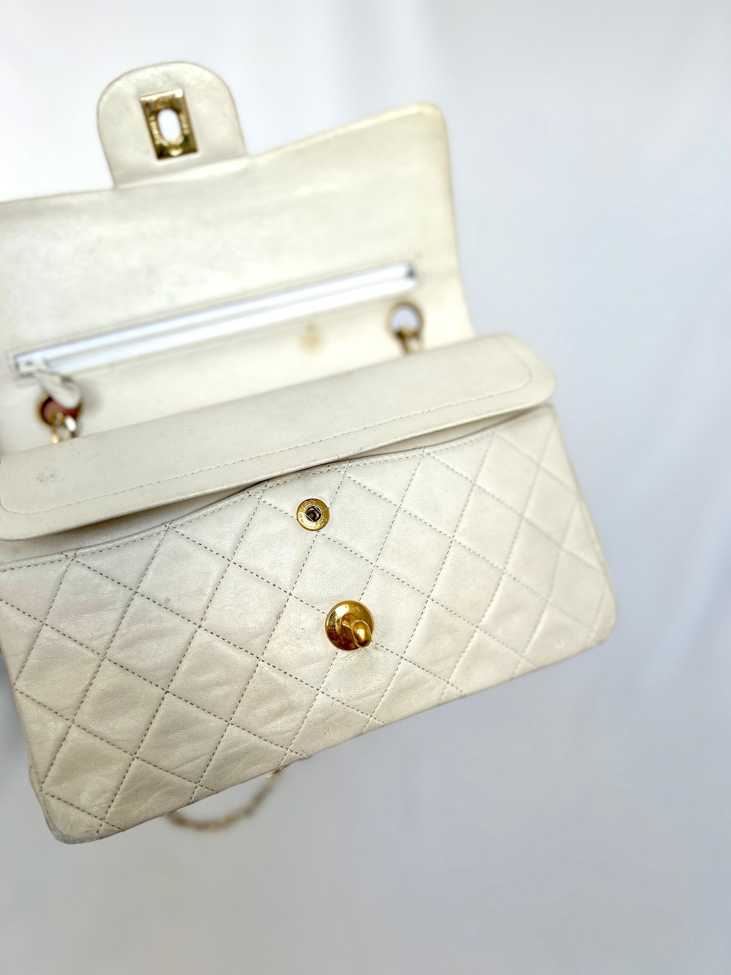 White Vintage Chanel Preloved Designer Lambskin Medium Classic Flap