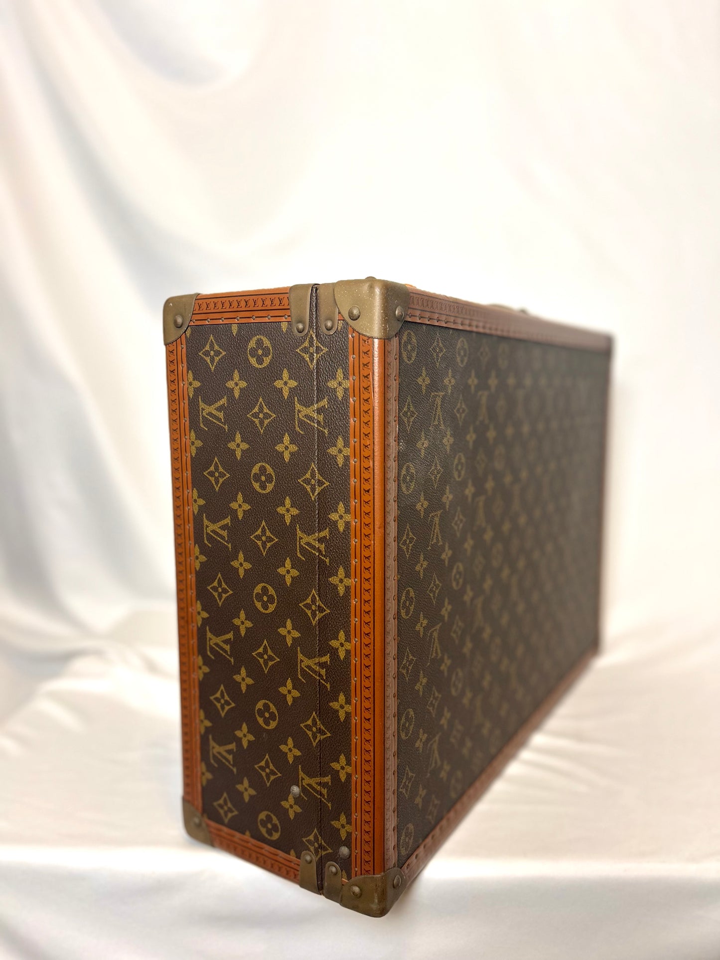 2 Louis Vuitton Trunks