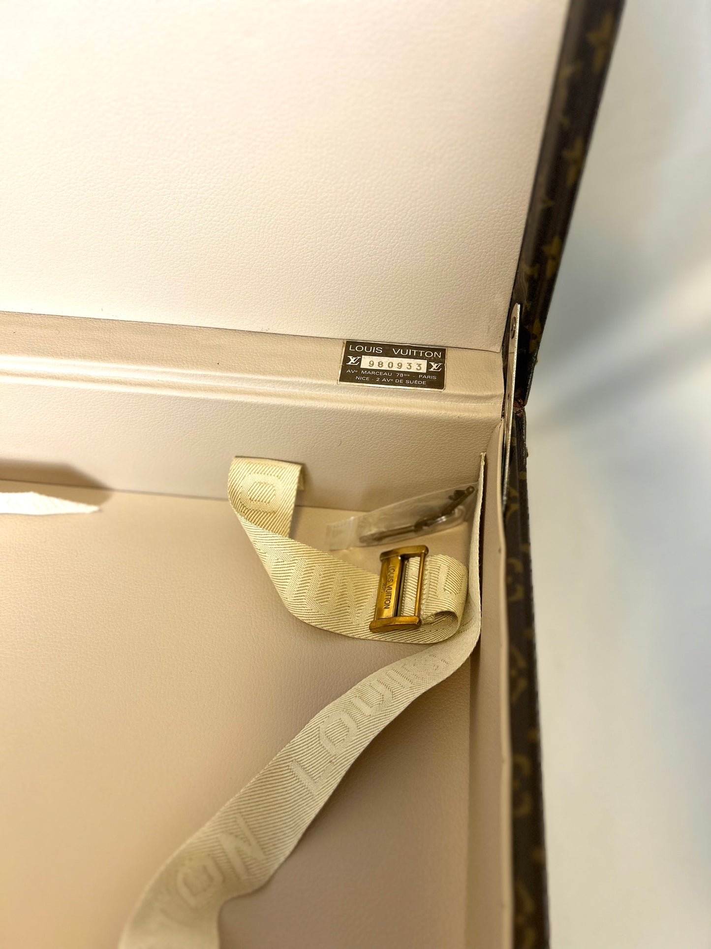 2 Louis Vuitton Trunks