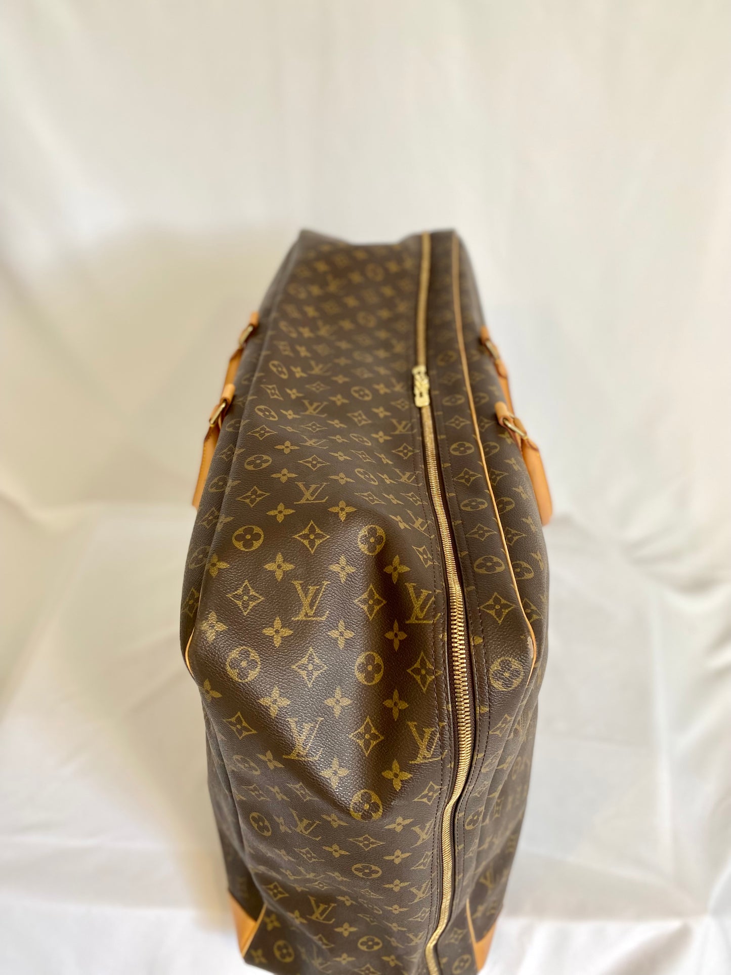 Louis Vuitton Sirius Luggage