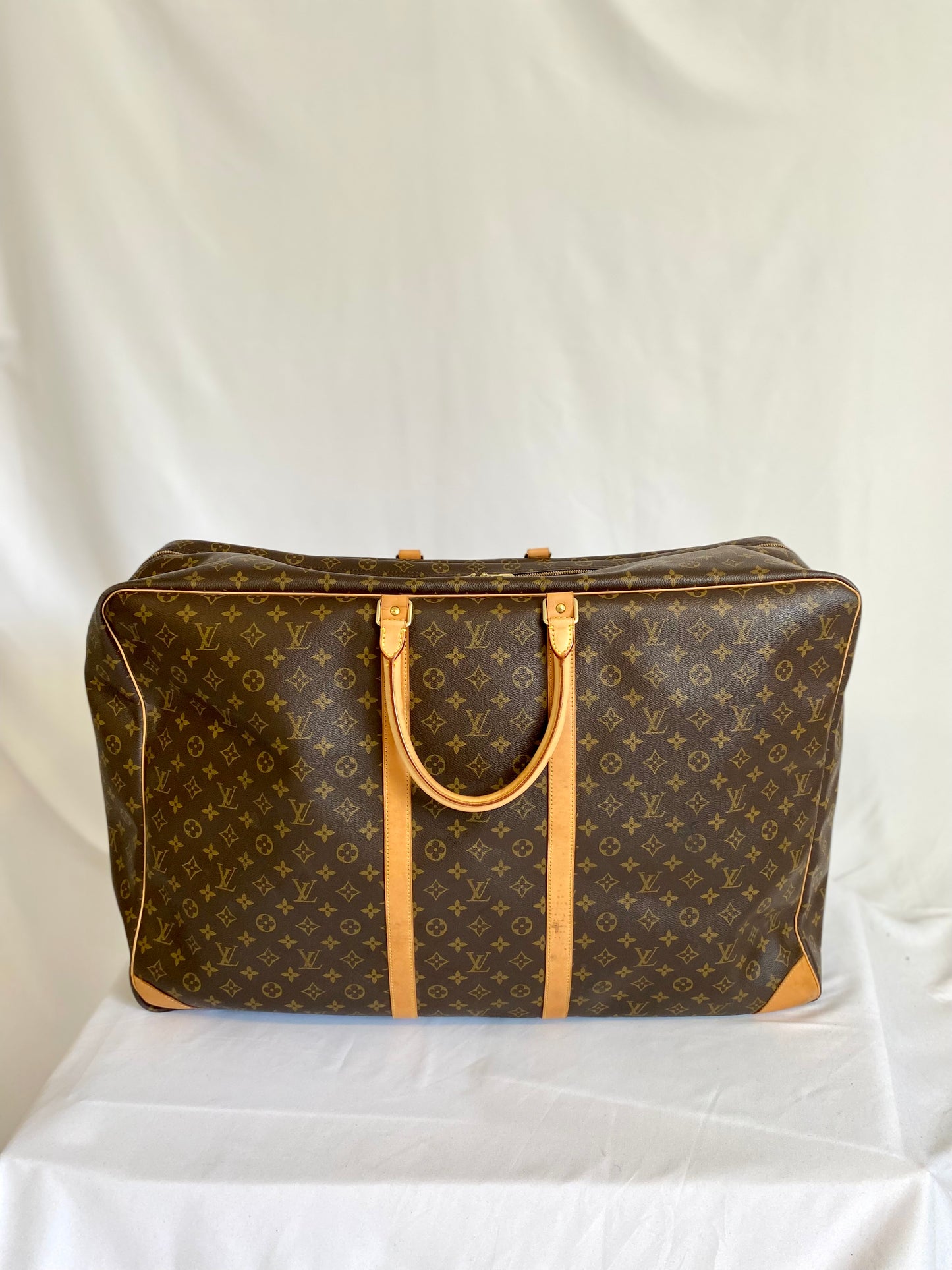 Louis Vuitton Sirius Luggage