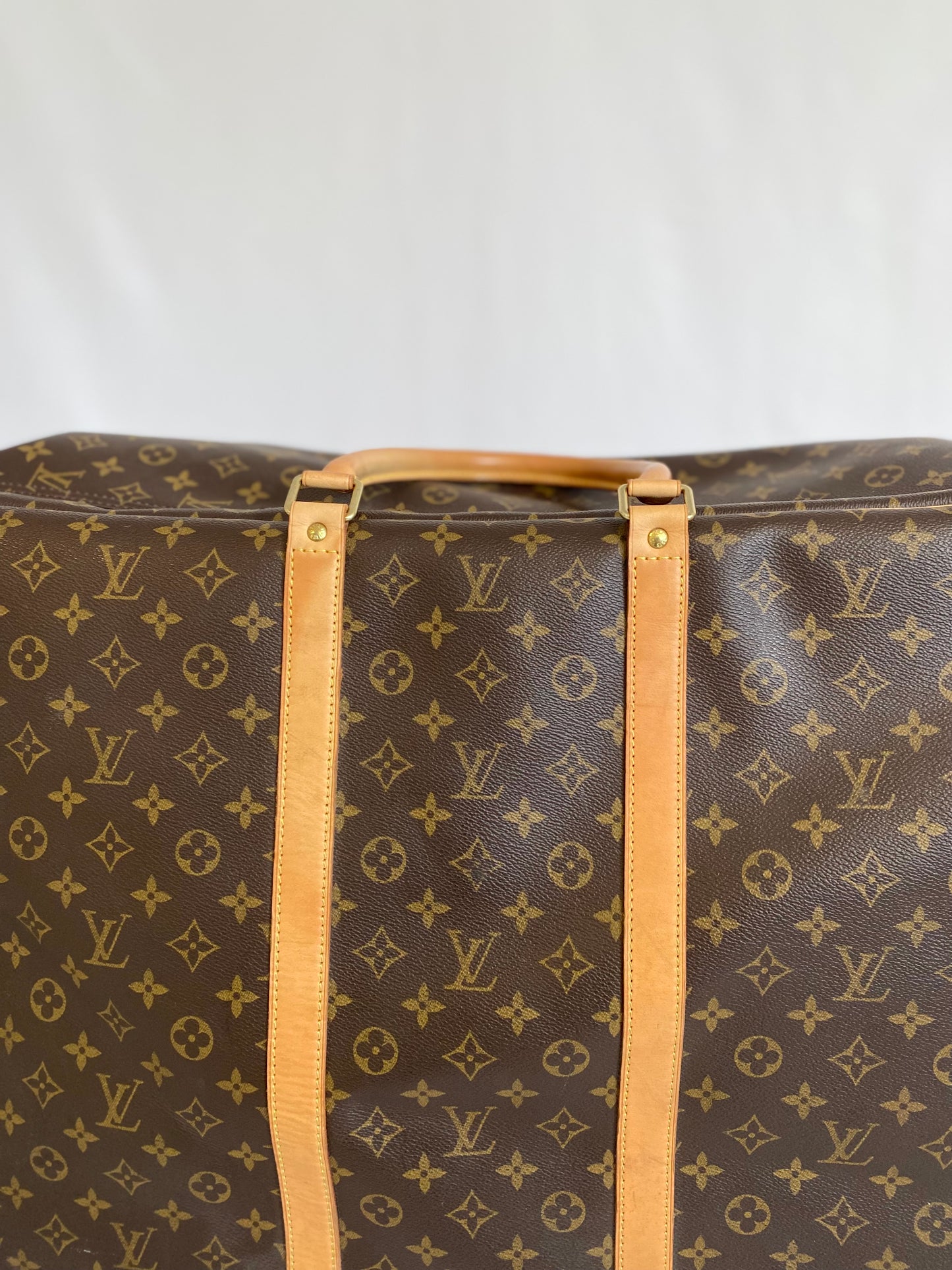 Louis Vuitton Sirius Luggage