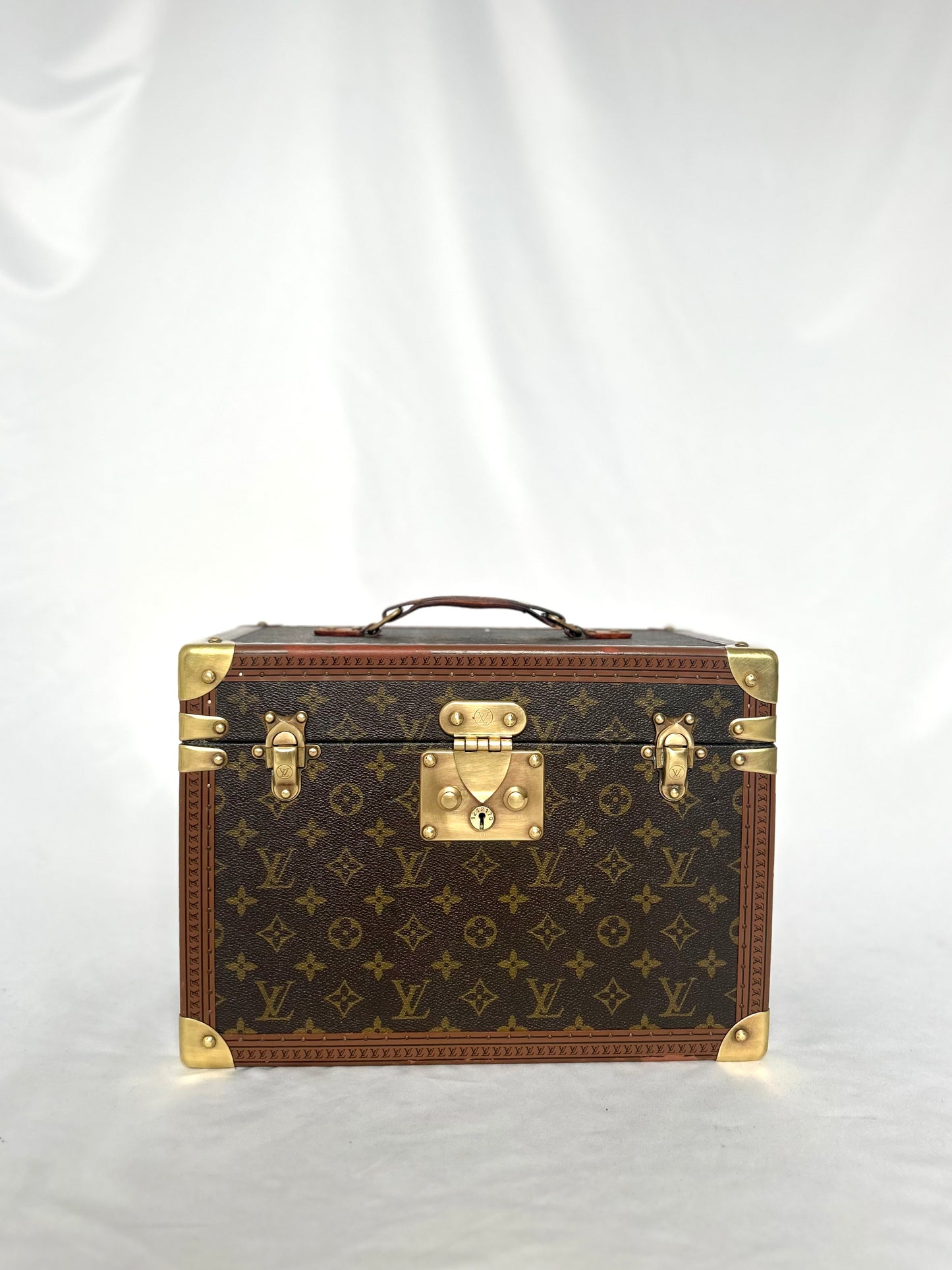 Louis Vuitton Vanity Boite Pharmacies Trunk