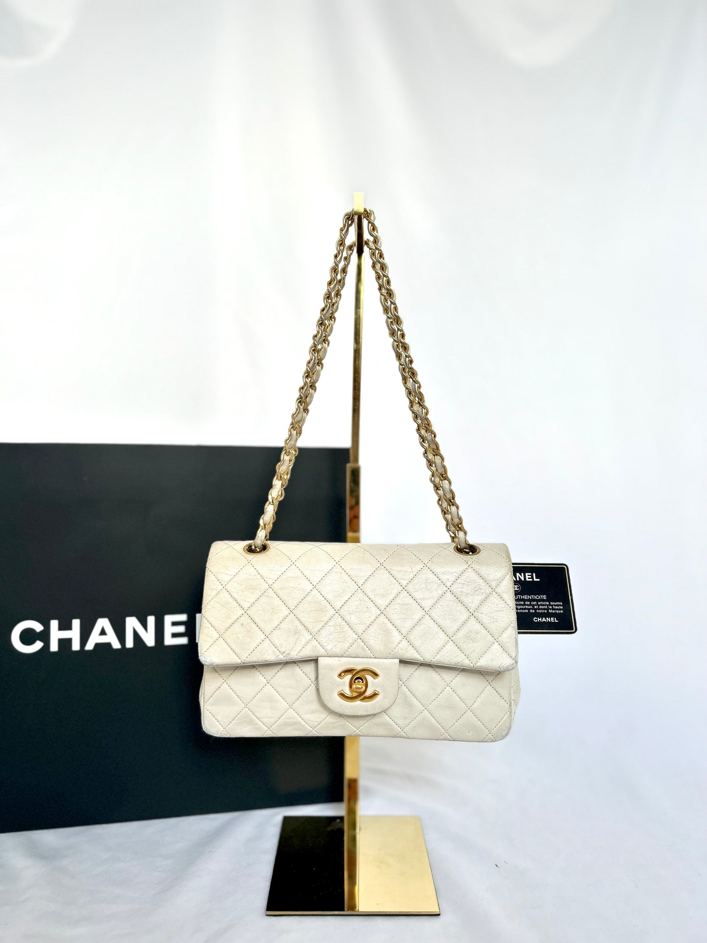 White Vintage Chanel Preloved Designer Lambskin Medium Classic Flap