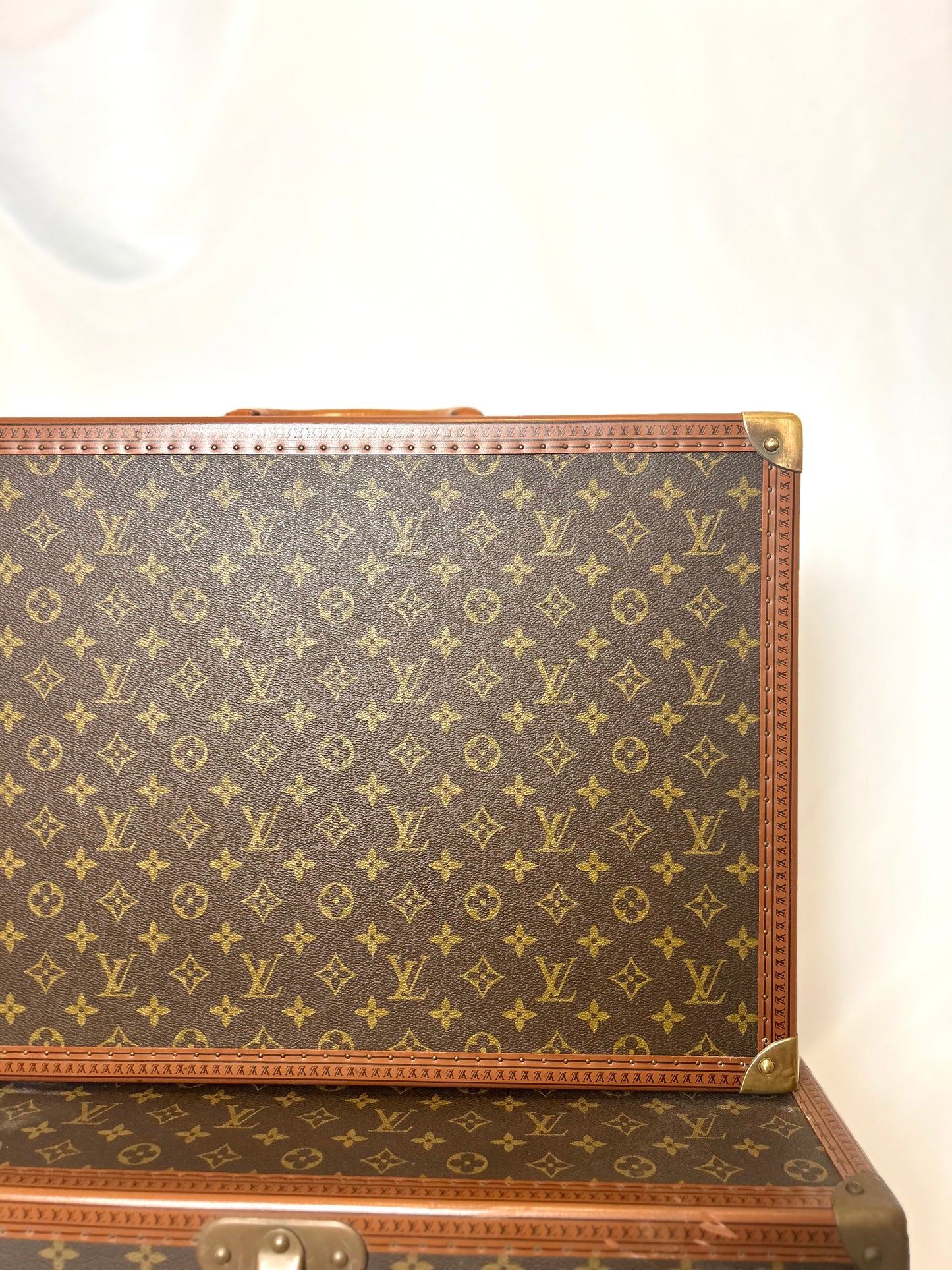 2 Louis Vuitton Trunks
