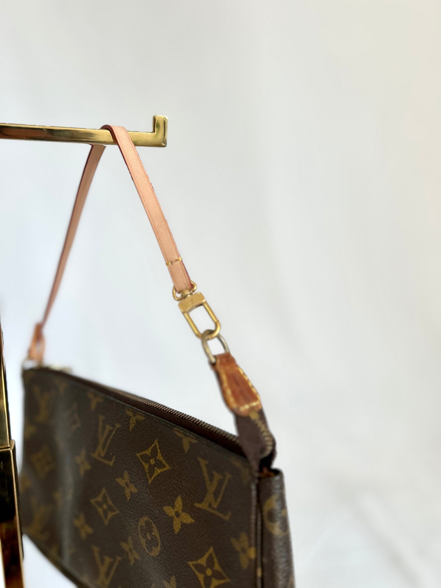 Louis Vuitton Pochette Accessoire