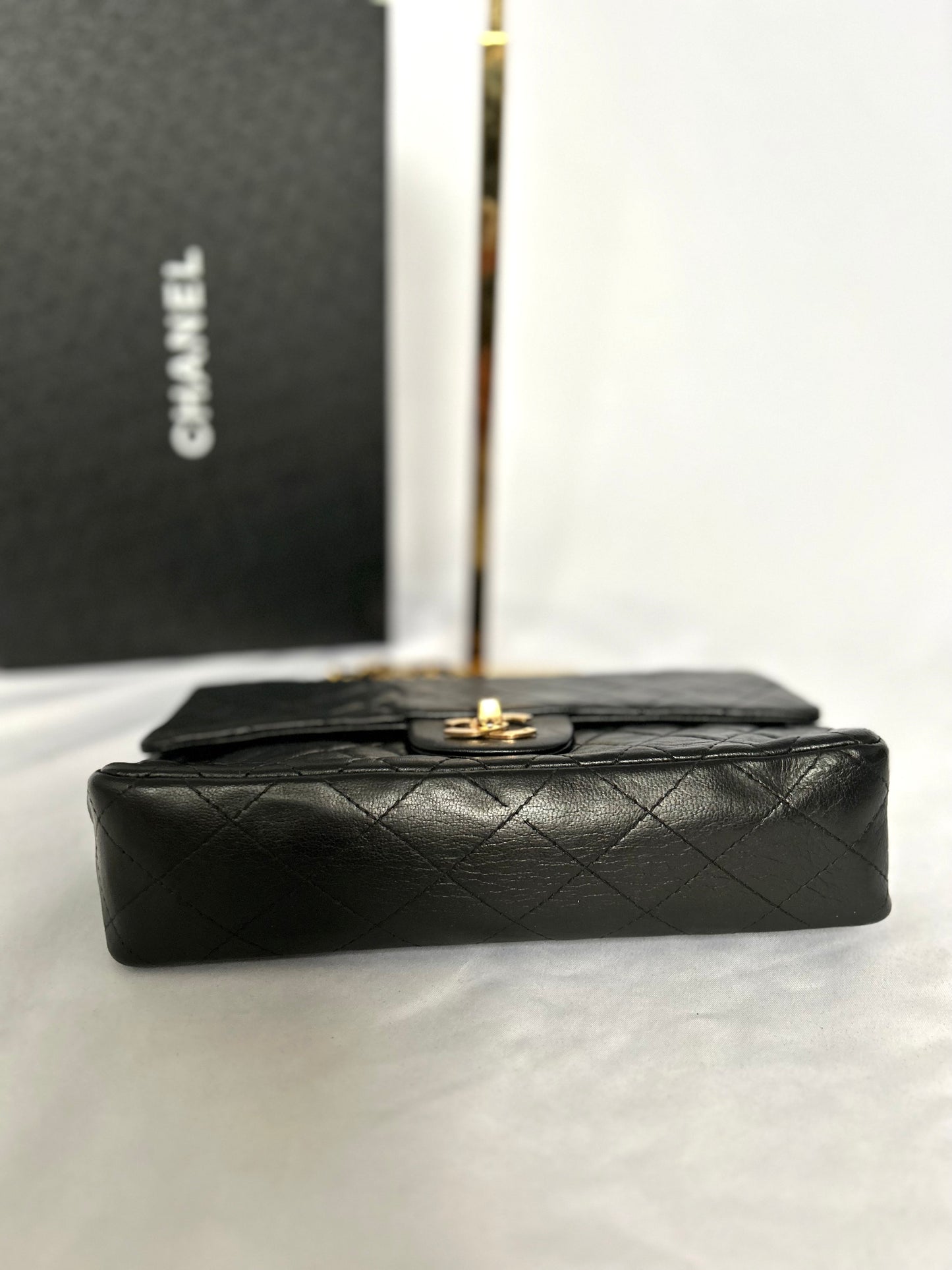 Black Medium Vintage Lambskin Chanel Classic Flap