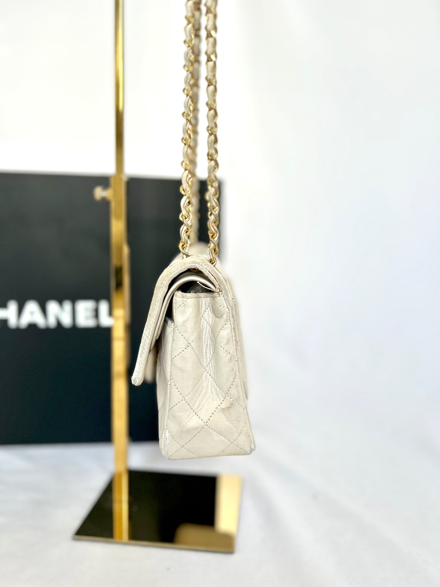 White Vintage Chanel Preloved Designer Lambskin Medium Classic Flap