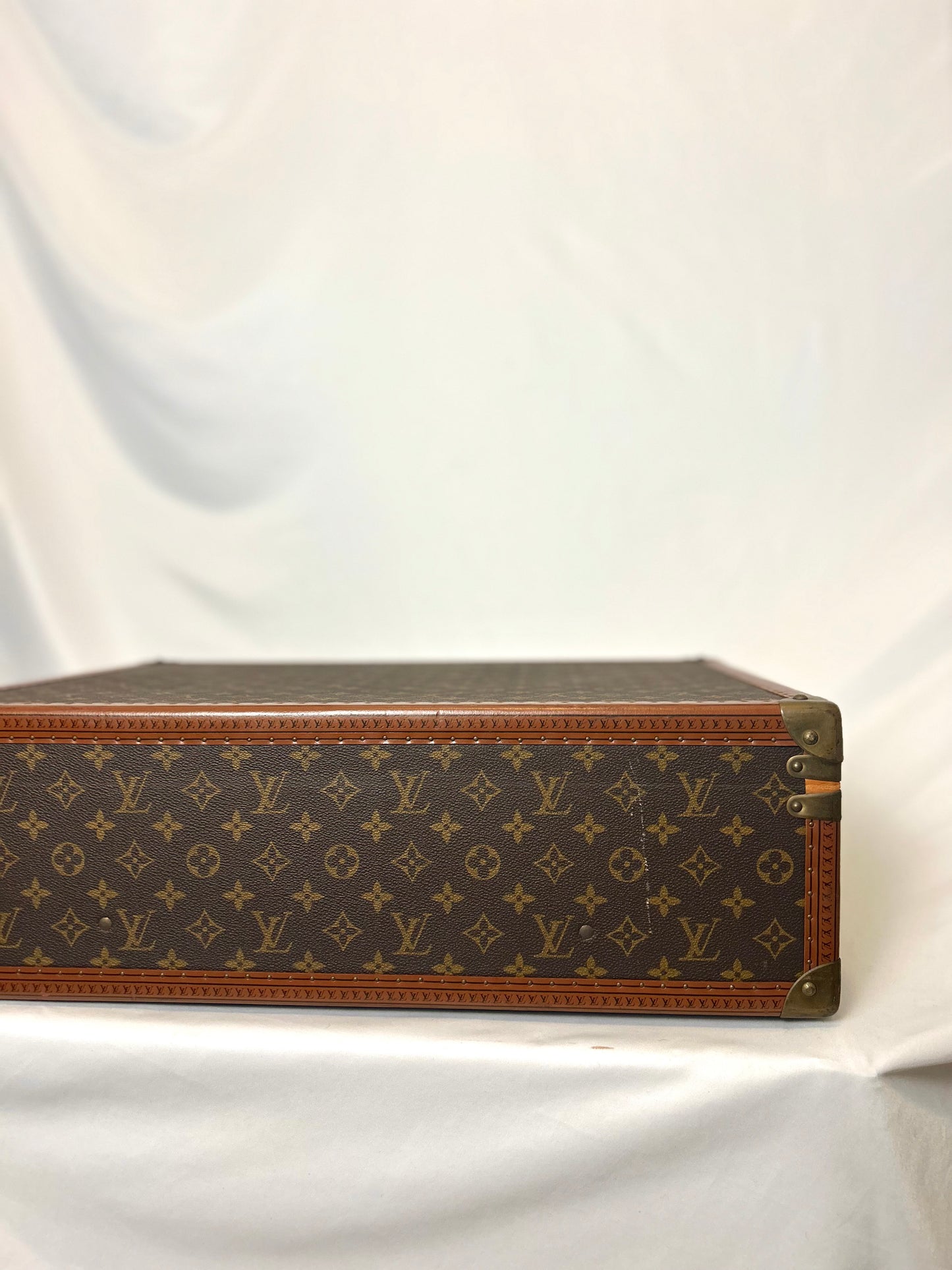 2 Louis Vuitton Trunks
