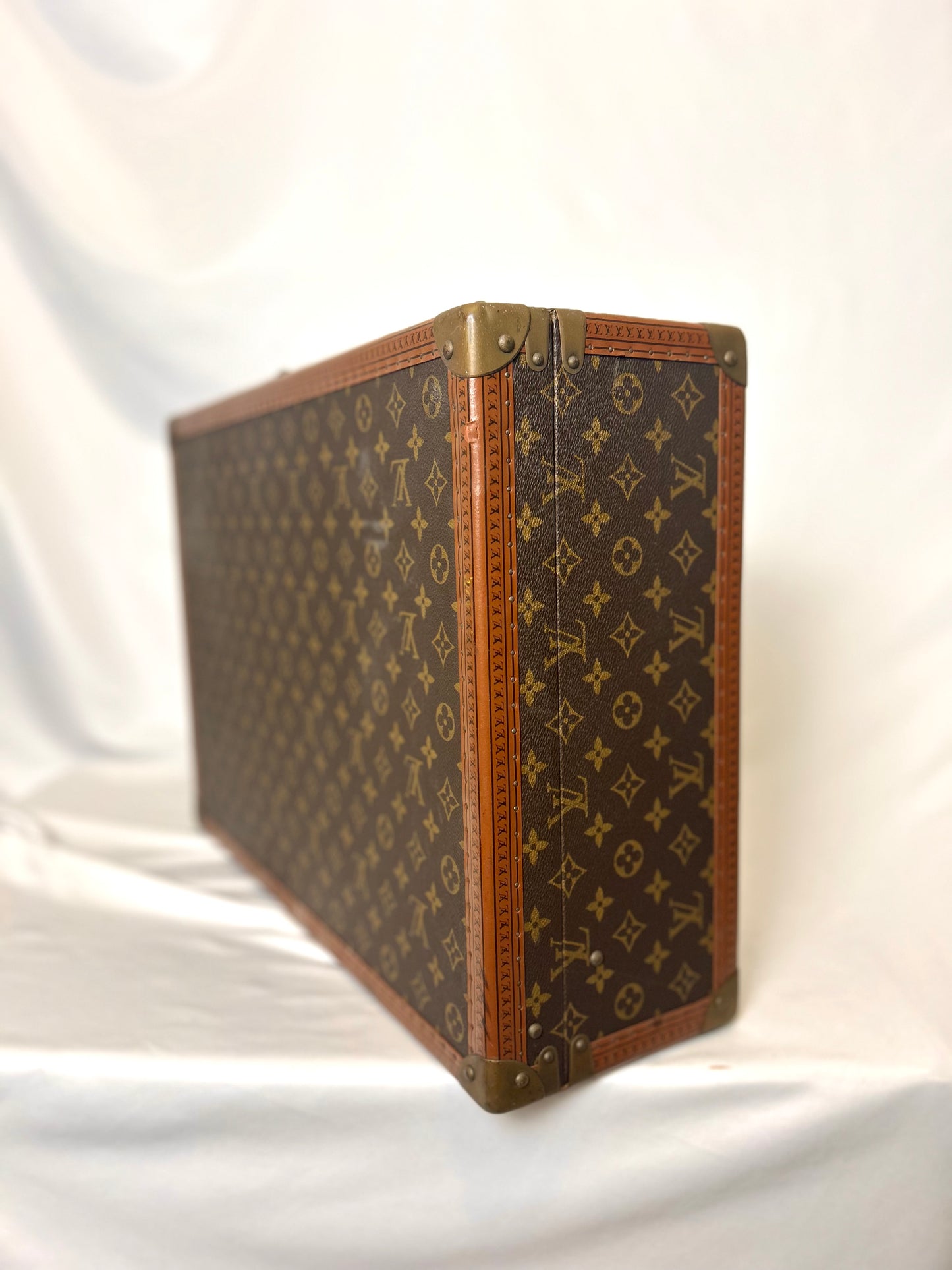 2 Louis Vuitton Trunks