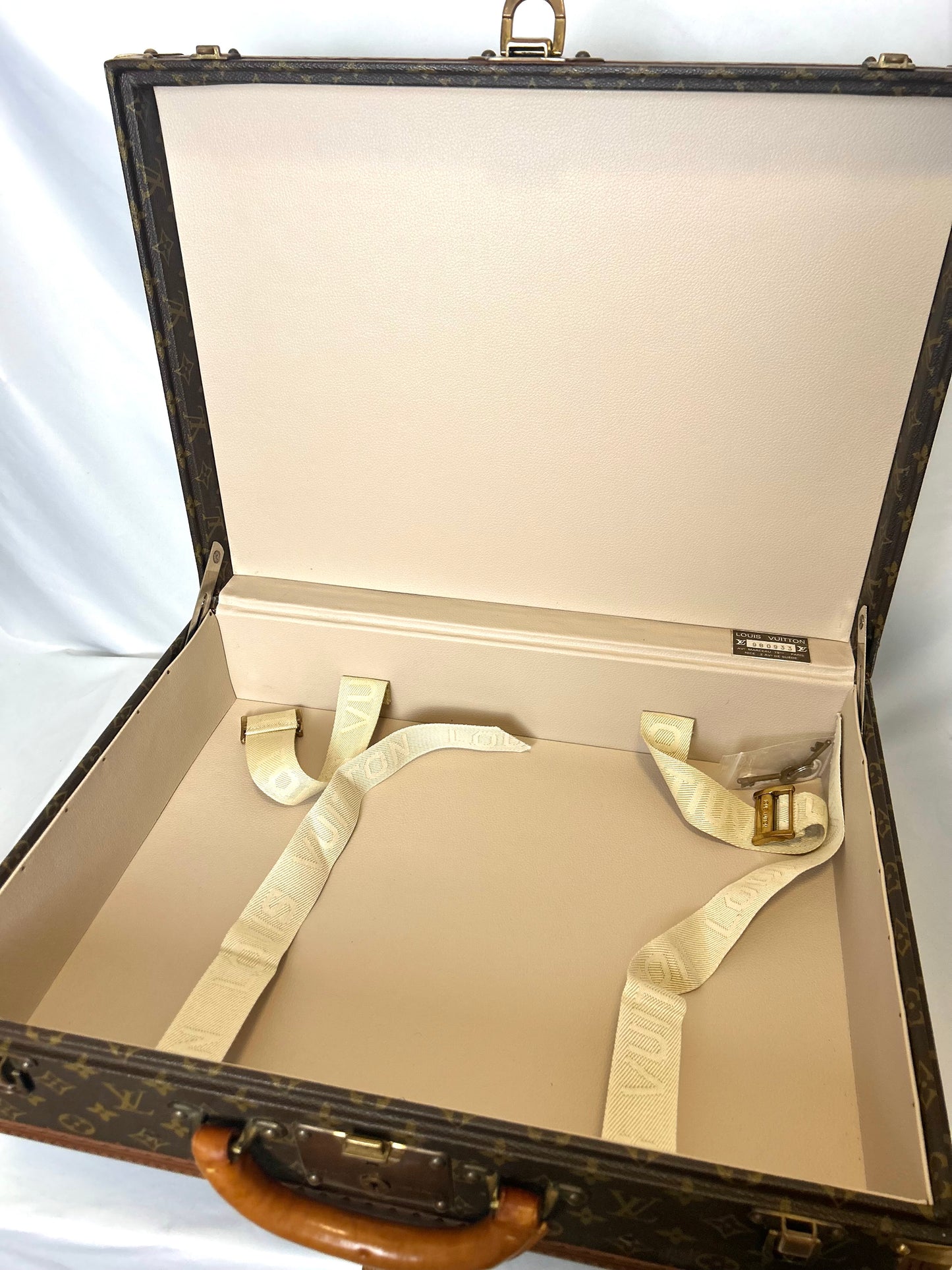 2 Louis Vuitton Trunks